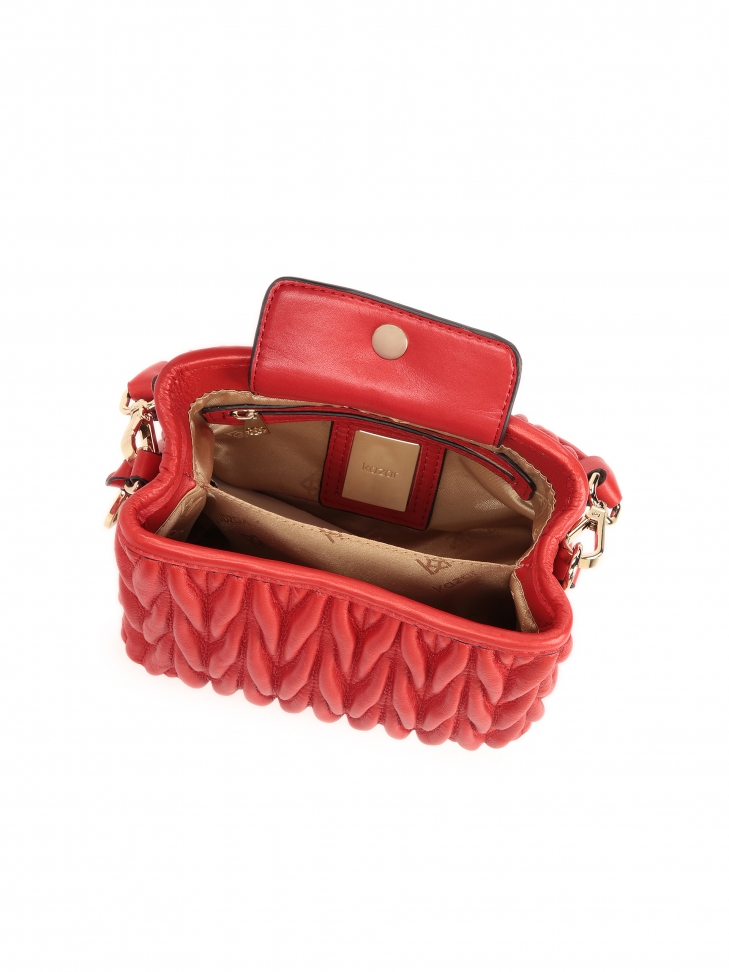 Czerwona pikowana torebka z uchwytem do ręki