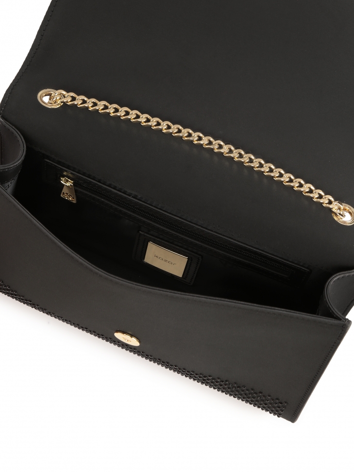 Zdobiona yształkami czarna torebka na ramię