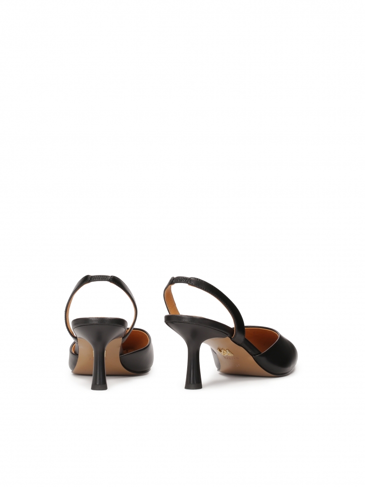 Półotwarte czółenka ze skóry