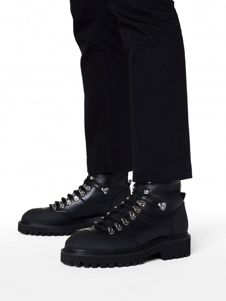 Skórzane trzewiki z wysokim sznurowaniem