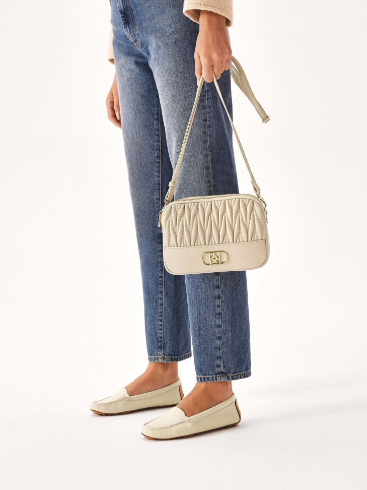 Skórzane mokasyny z kontrastującą wstawką na pięcie