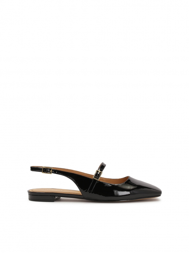 Lakierowane płaskie czółenka z odsłoniętą piętą