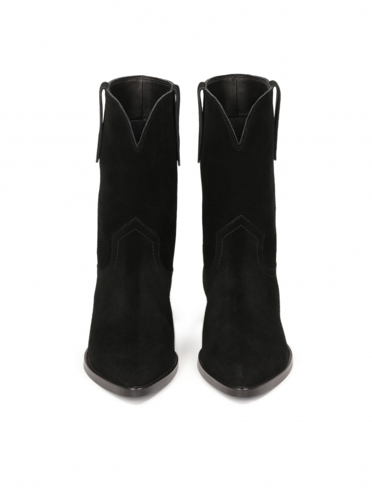 Czarne zamszowe botki typu kowbojki