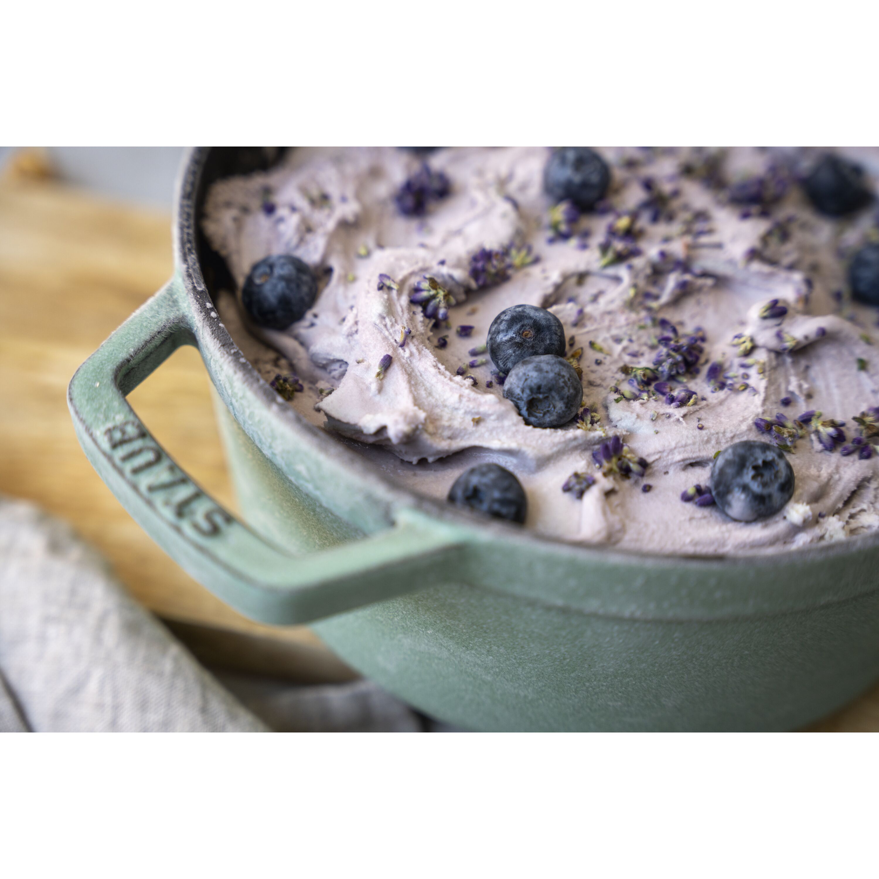 Staub        La Cocotte                Cocotte 24 cm, rund, Salbeigrün, Gusseisen