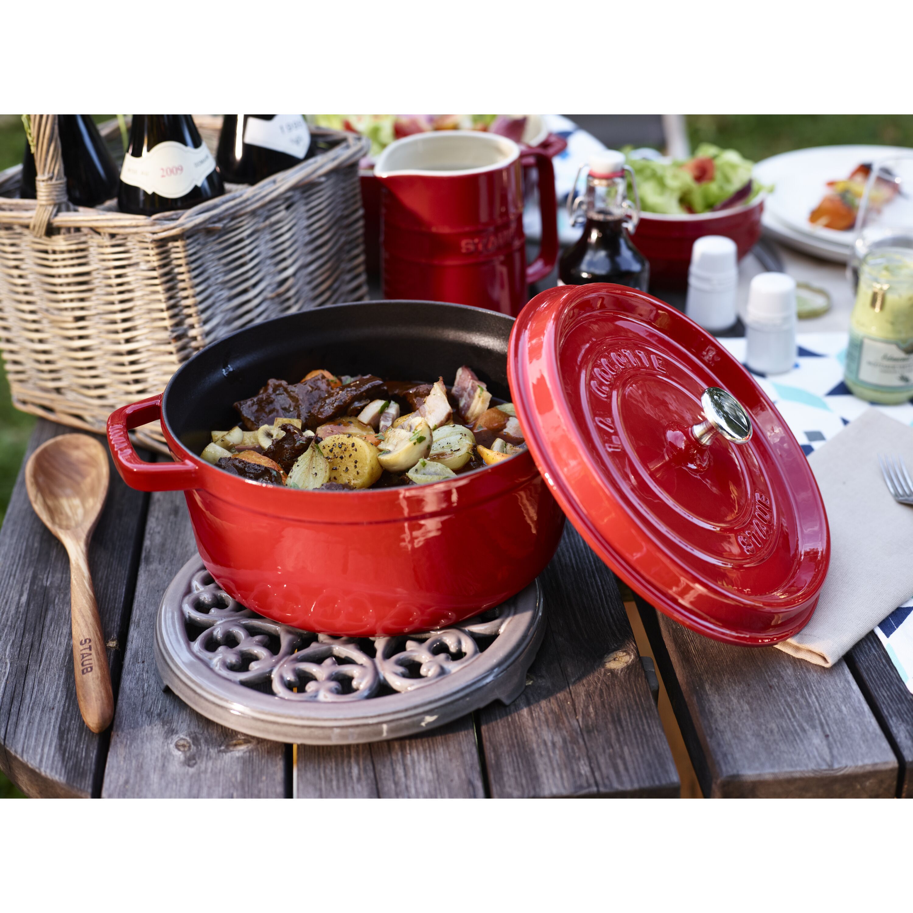 Staub        Serving                Untersetzer 23 cm, rund, Gusseisen