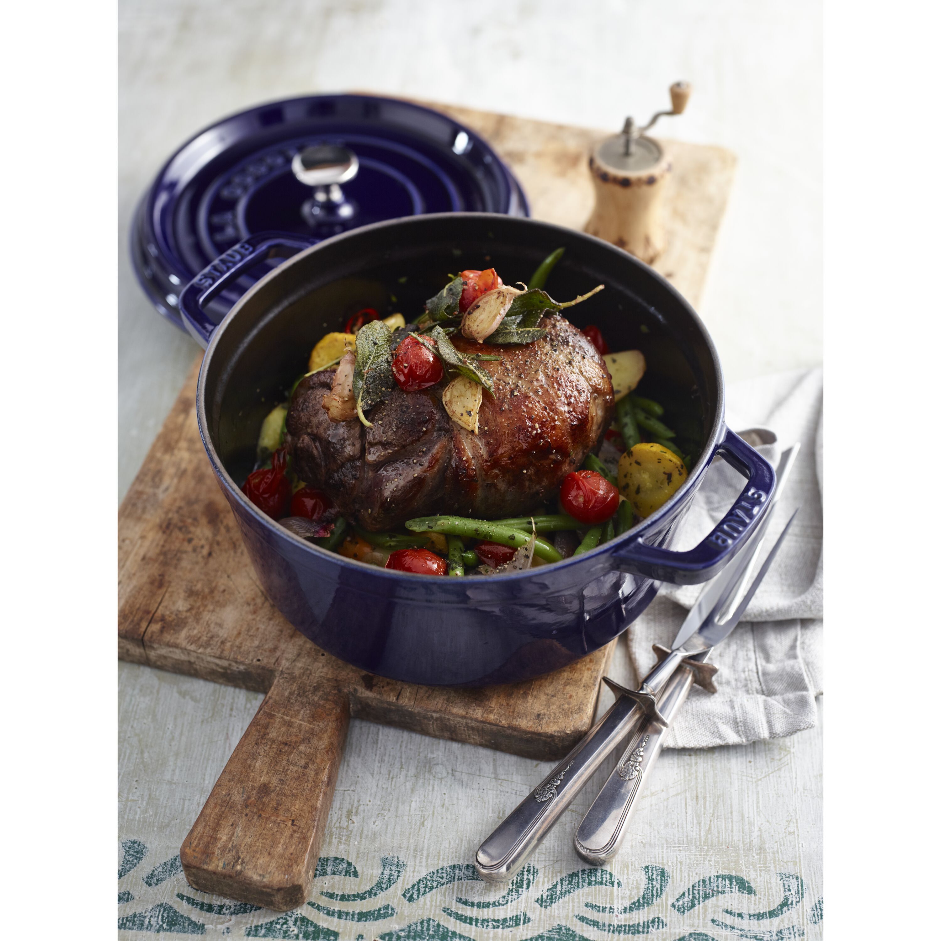 Staub        La Cocotte                Cocotte 24 cm, rund, Dunkelblau, Gusseisen