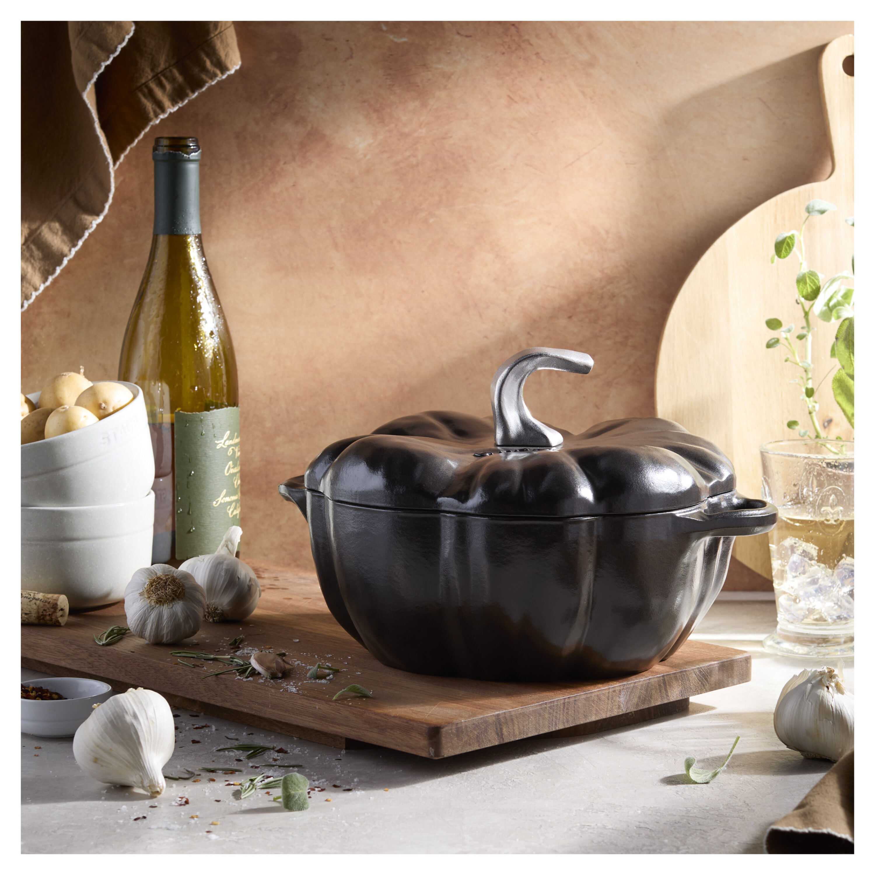 Staub        La Cocotte                Cocotte 24 cm, Kürbis, Schwarz, Gusseisen