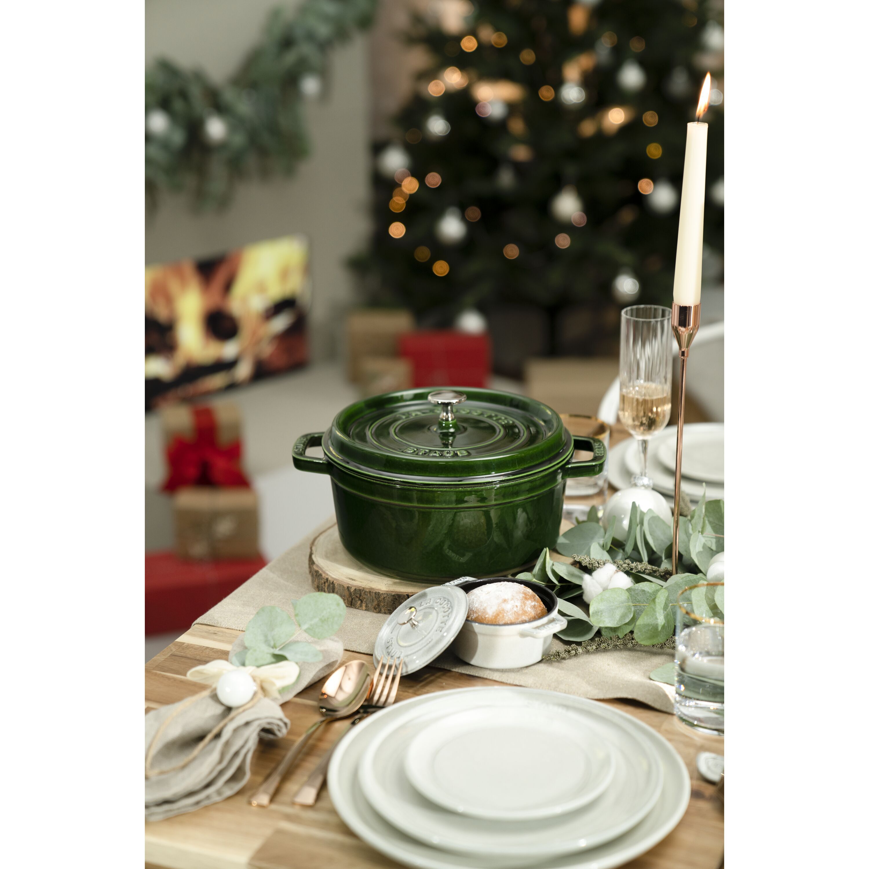 Staub        La Cocotte                Cocotte 24 cm, rund, Basilikum-Grün, Gusseisen