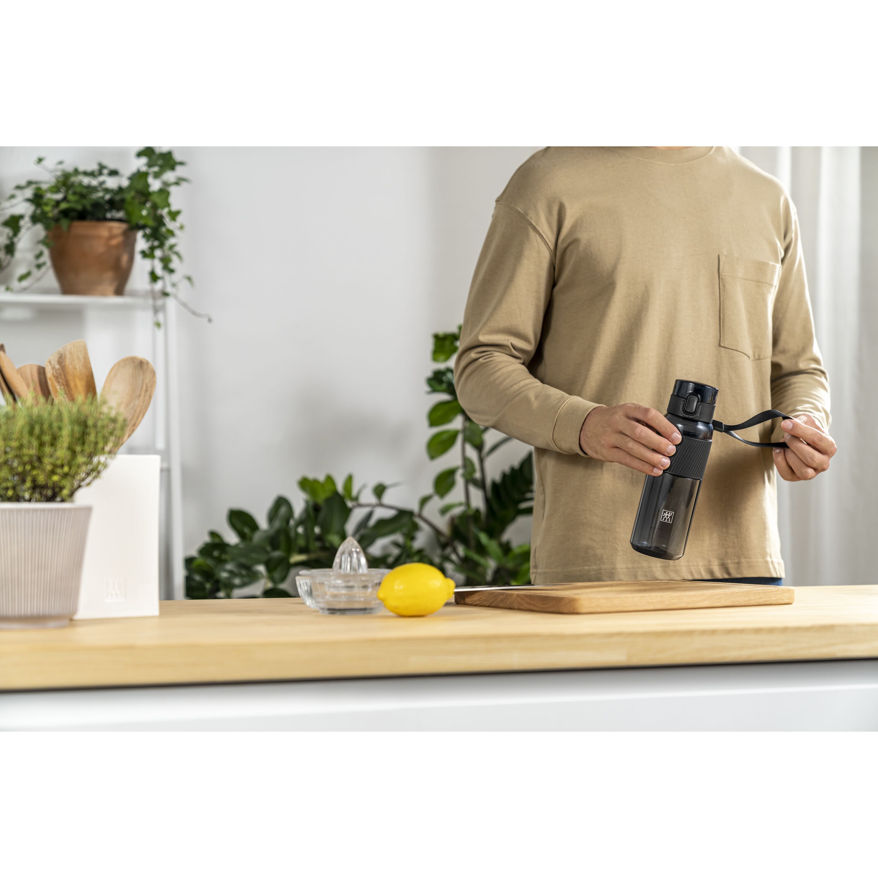 ZWILLING        Bottle                Trinkflasche, 680 ml, Tritan, Schwarz