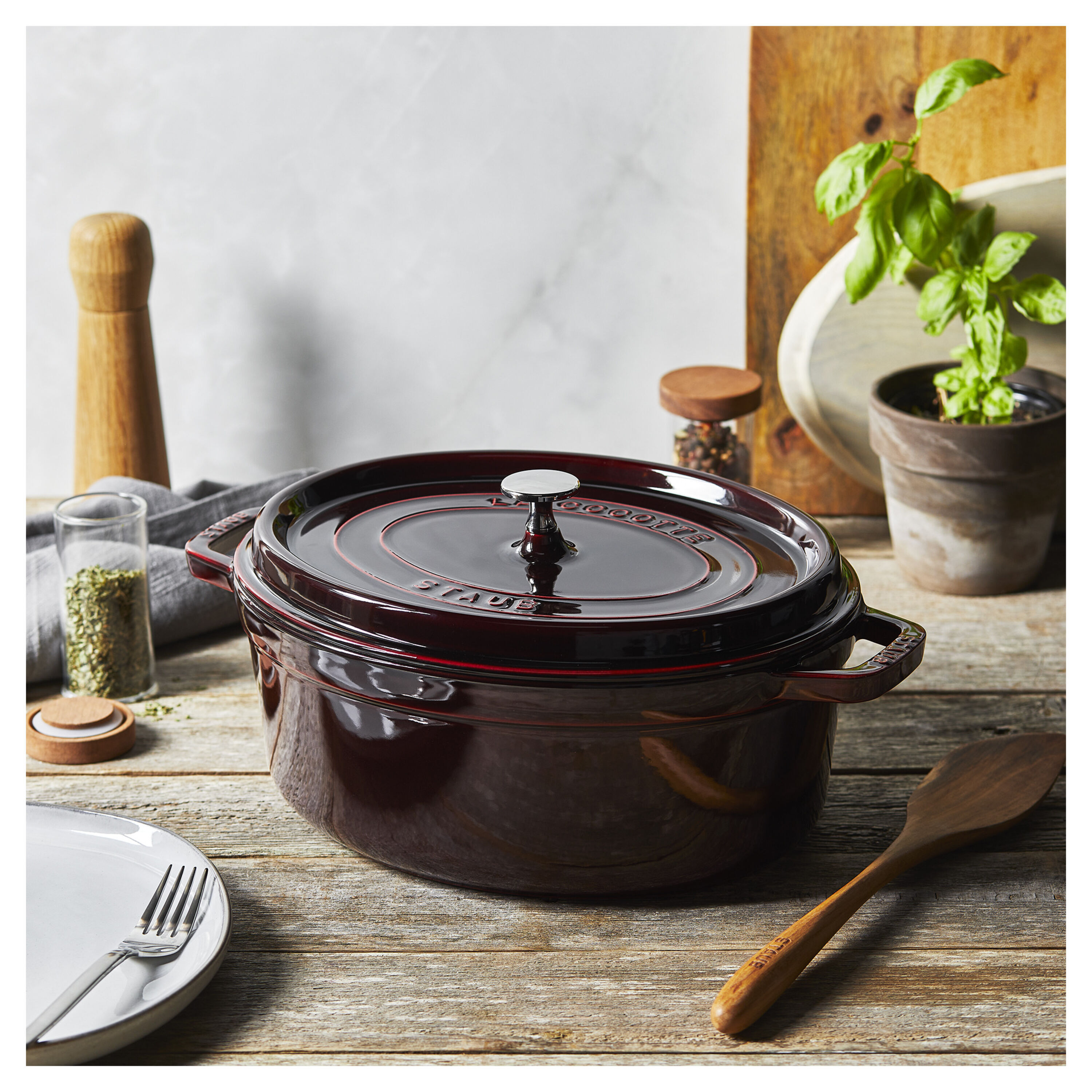 Staub        La Cocotte                Cocotte 31 cm, oval, Grenadine-Rot, Gusseisen