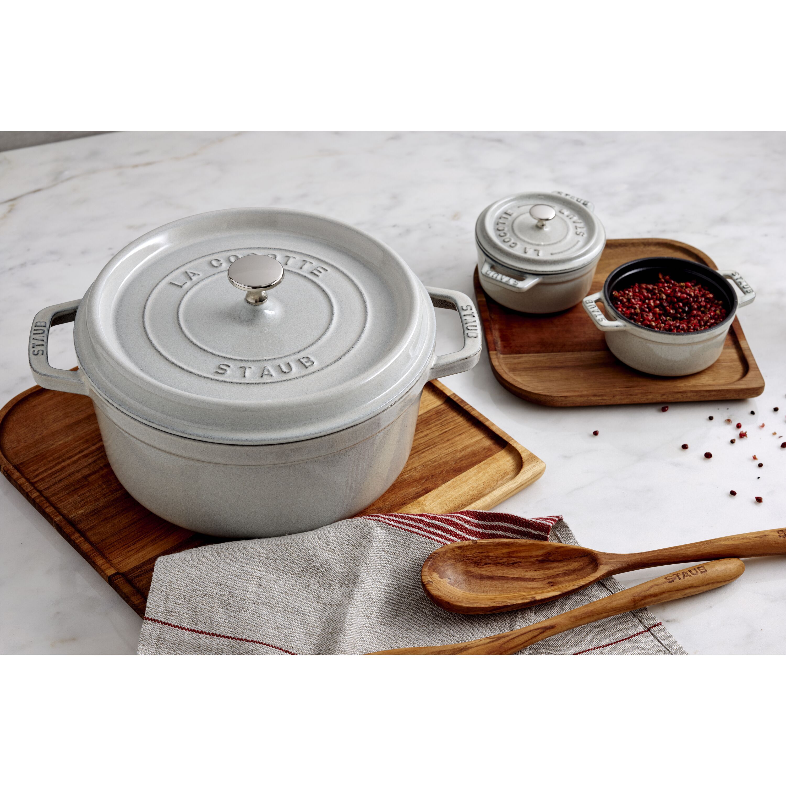 Staub        La Cocotte                Cocotte 24 cm, rund, Weisser Trüffel, Gusseisen