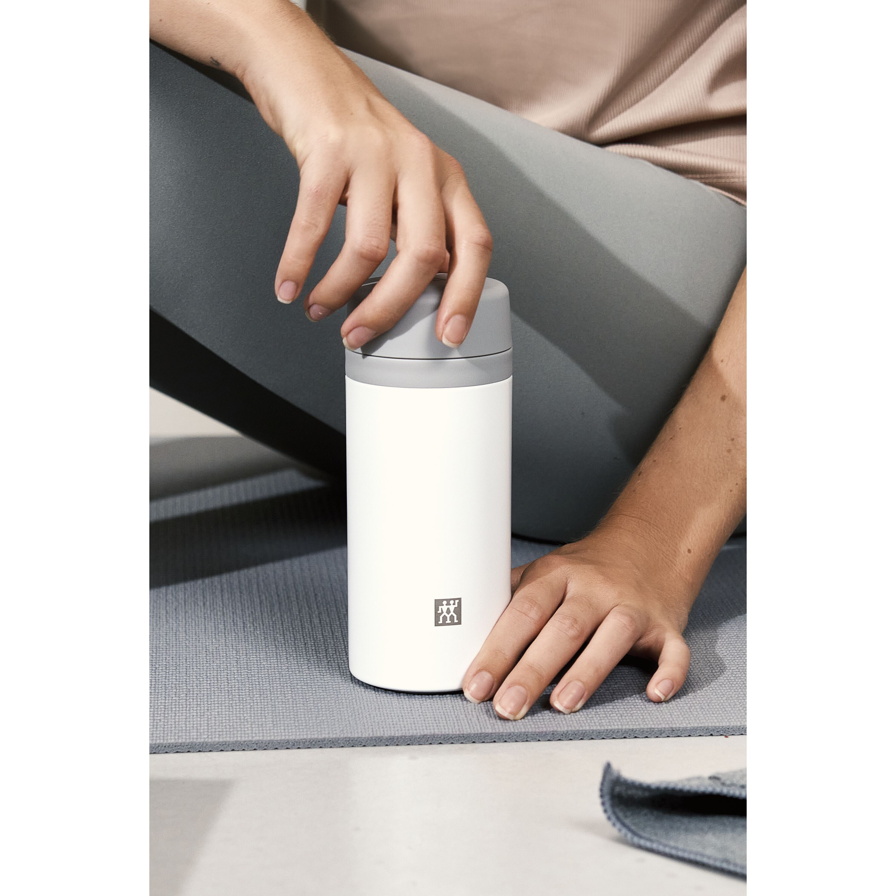 ZWILLING        Thermo                Isolierflasche für Tee & Infused Water, 420 ml, Edelstahl, Weiß-grau