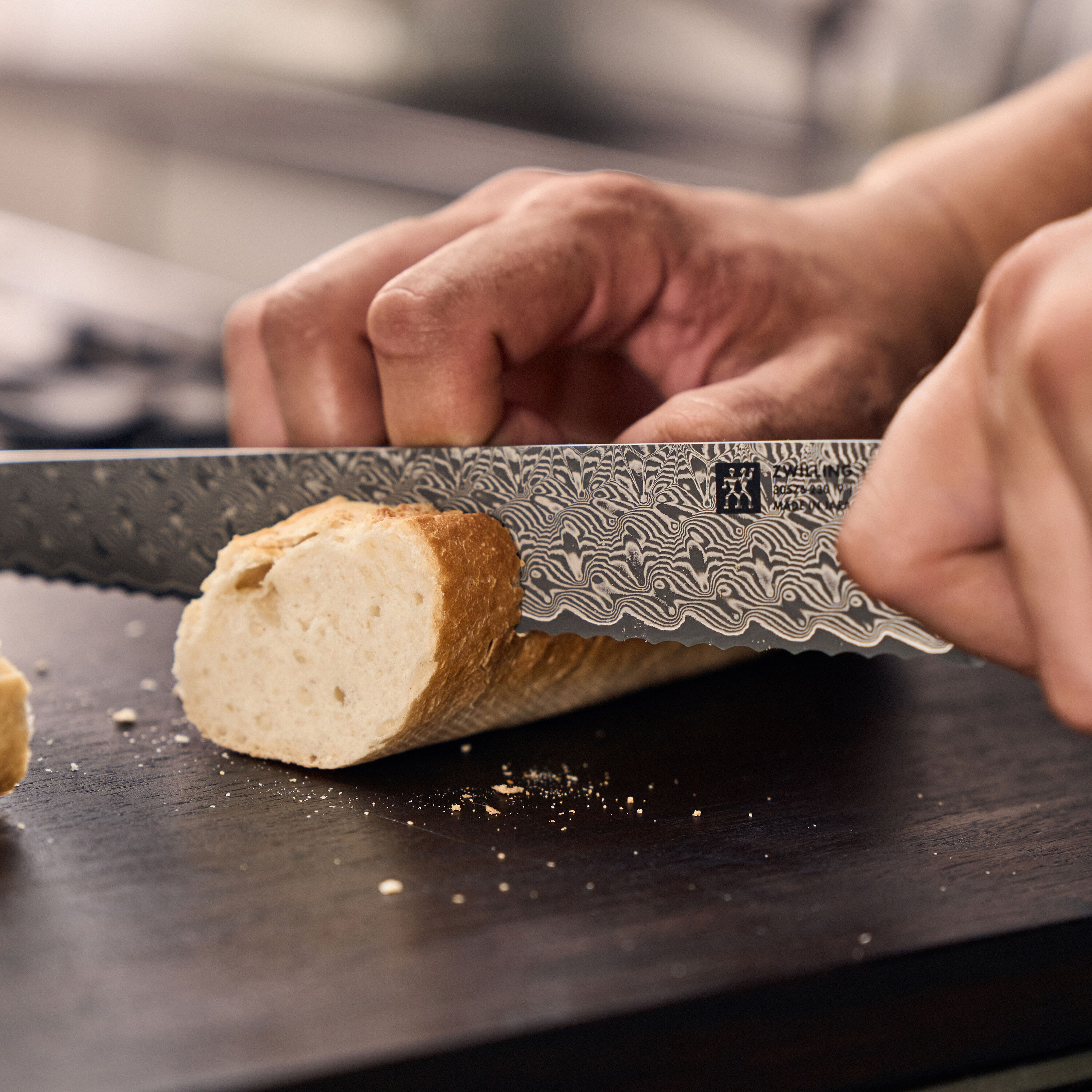 ZWILLING        Tanrei                Brotmesser 23 cm, Wellenschliff