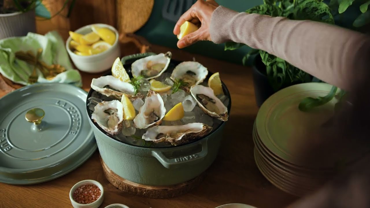 Staub        La Cocotte                Cocotte 24 cm, rund, Eukalyptus, Gusseisen