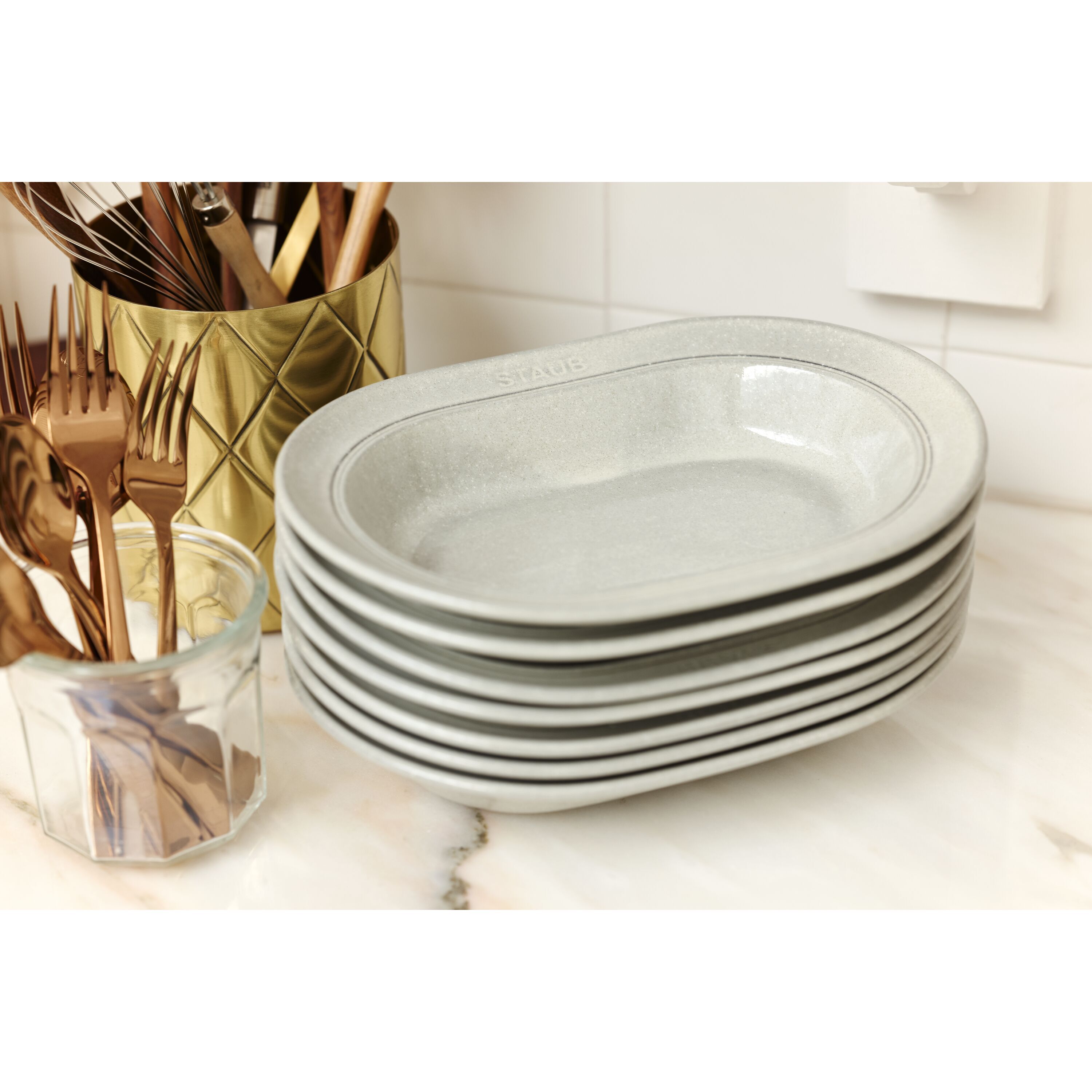 Staub        Dining Line                Teller 25 cm, oval, Weisser Trüffel, Keramik