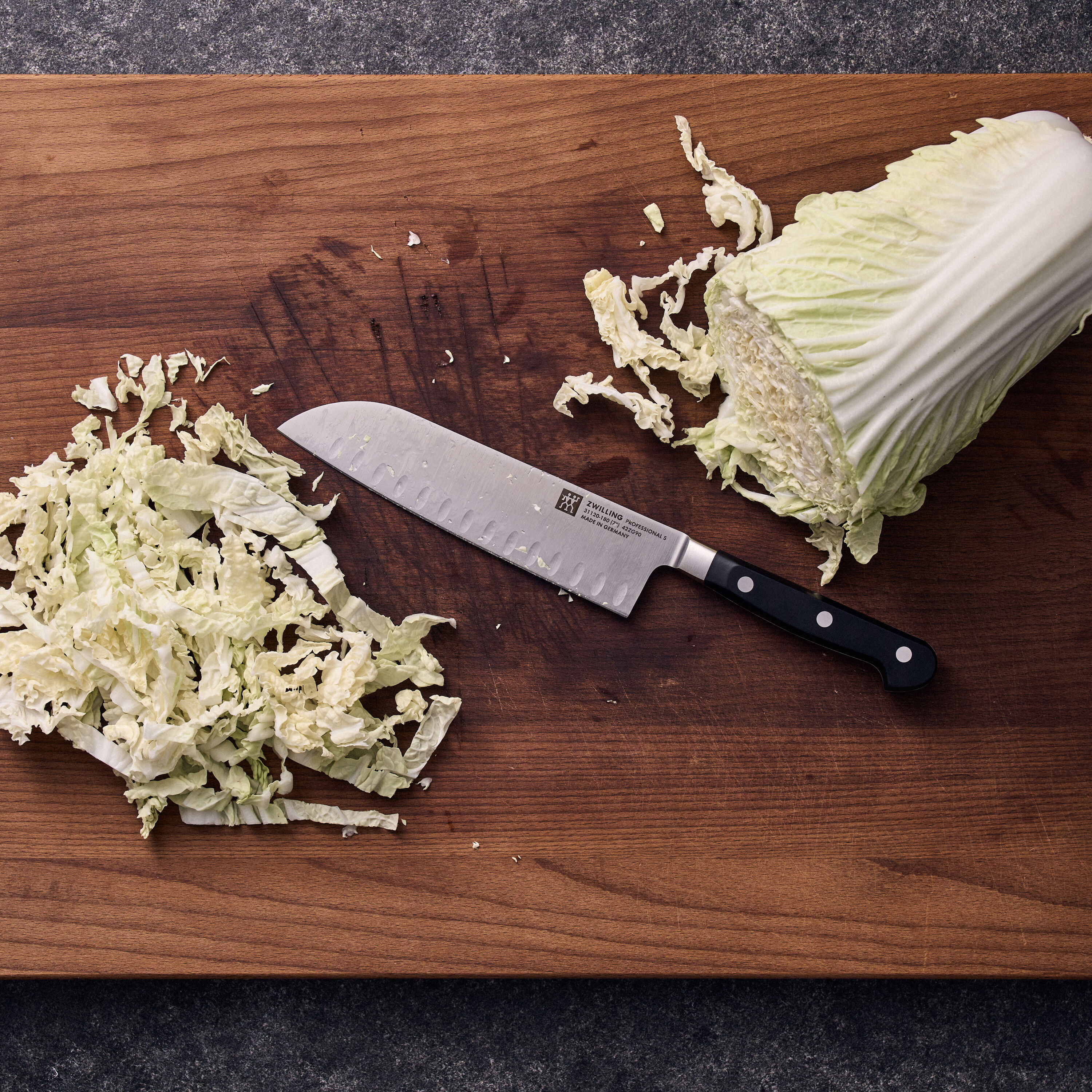 ZWILLING        Professional S                Santokumesser 18 cm, Kullenschliff