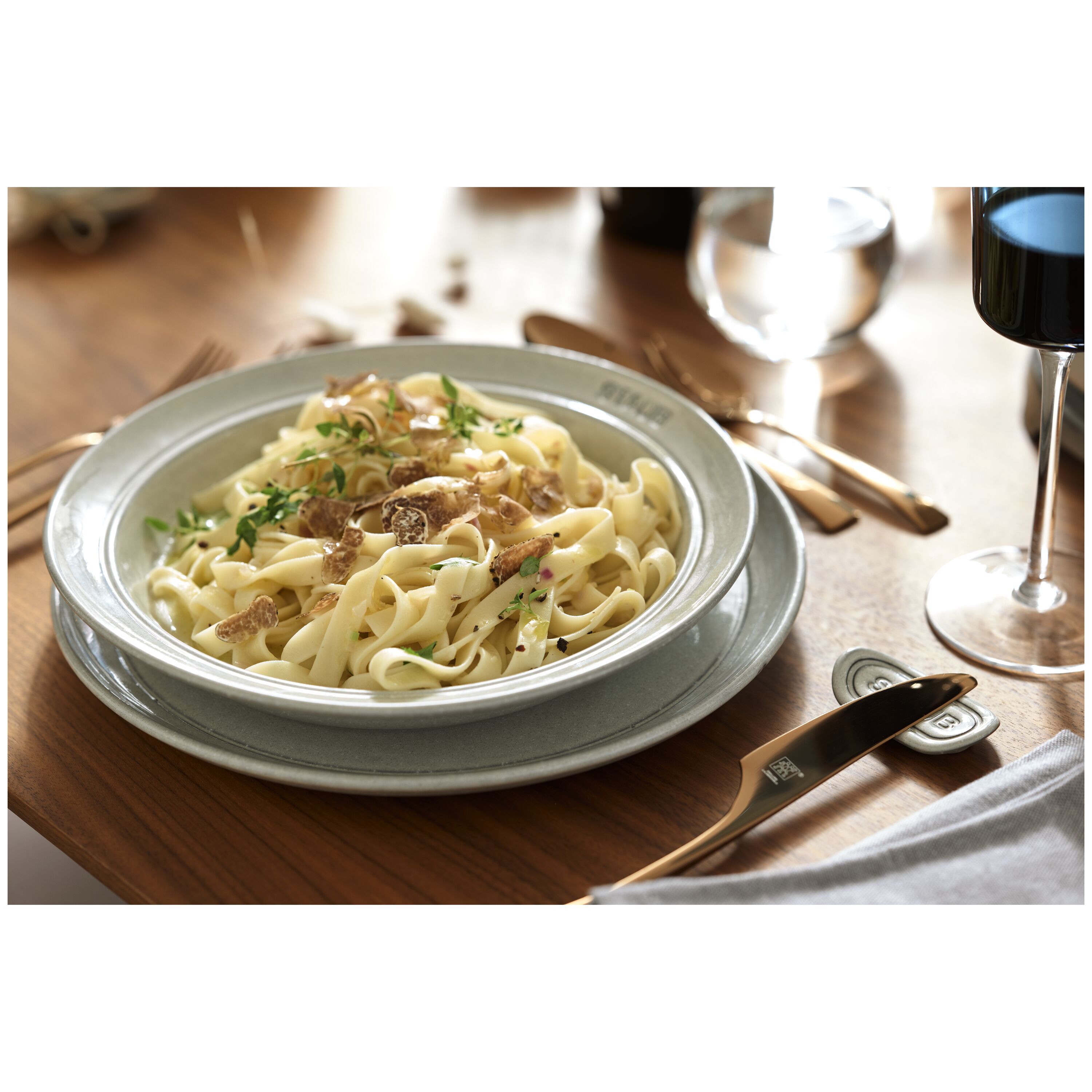 Staub        Dining Line                Teller 24 cm, rund, Weisser Trüffel, Keramik