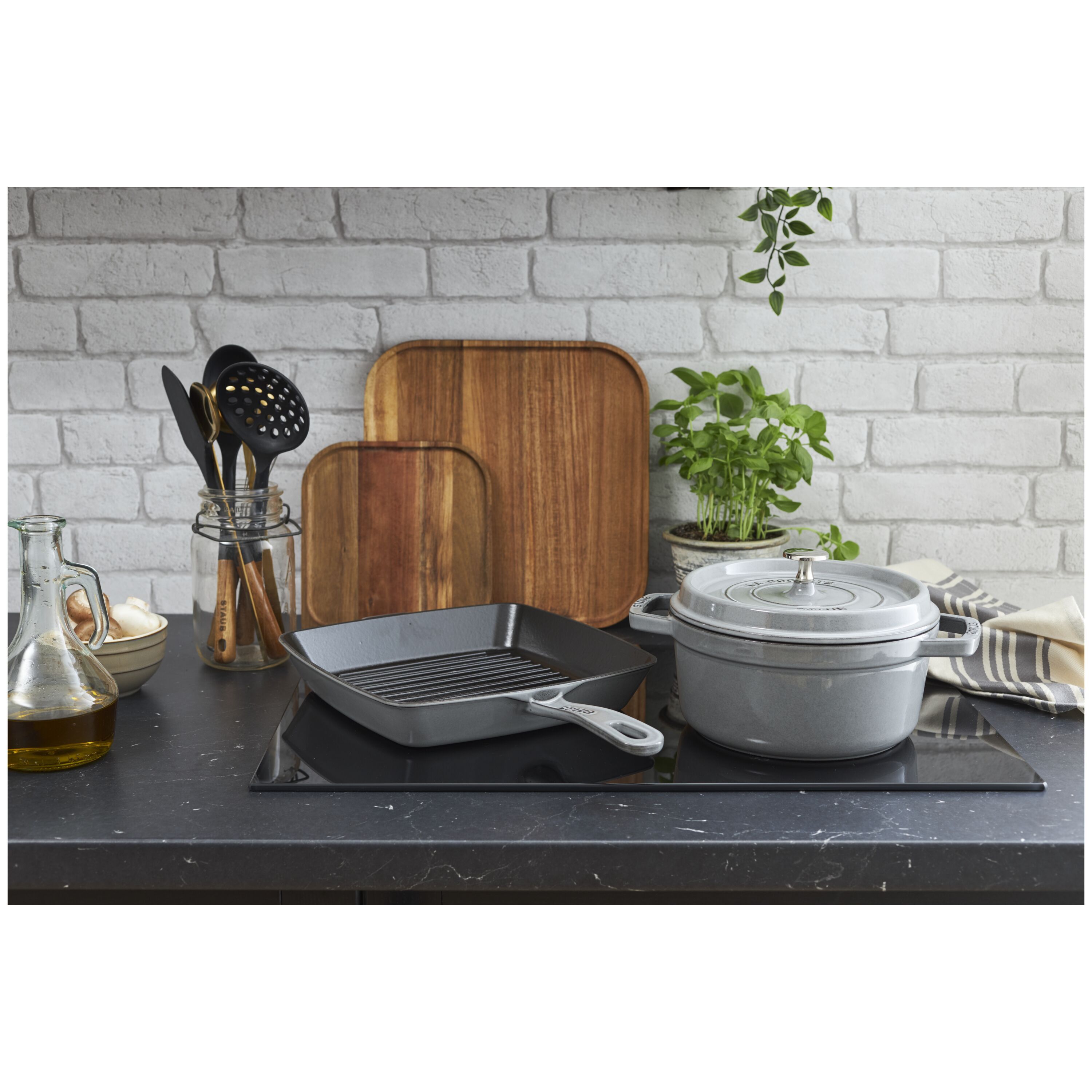 Staub        La Cocotte                Cocotte 18 cm, rund, Graphit-Grau, Gusseisen