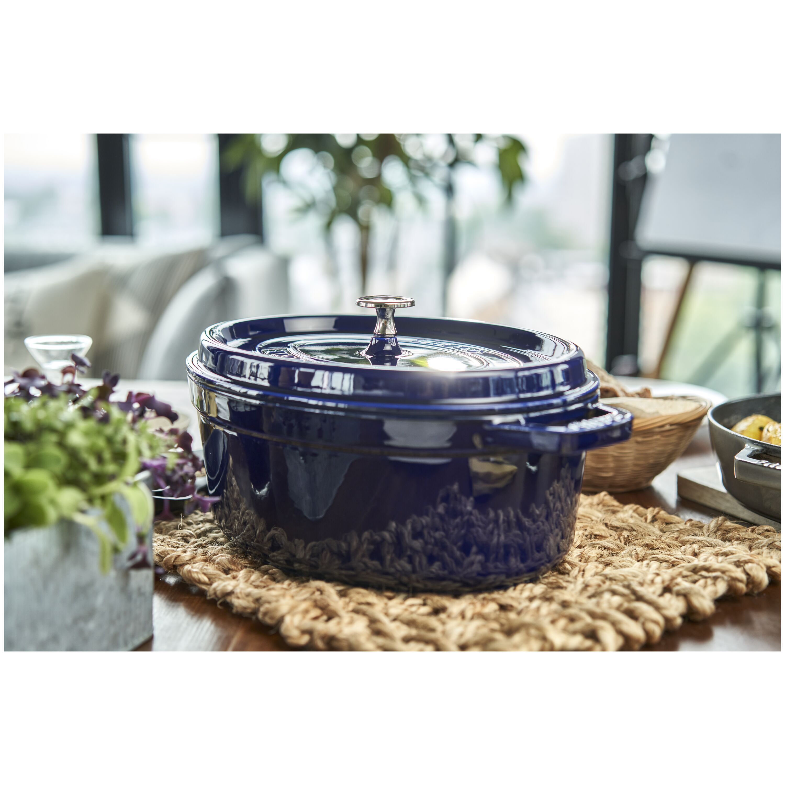 Staub        La Cocotte                Cocotte 29 cm, oval, Dunkelblau, Gusseisen