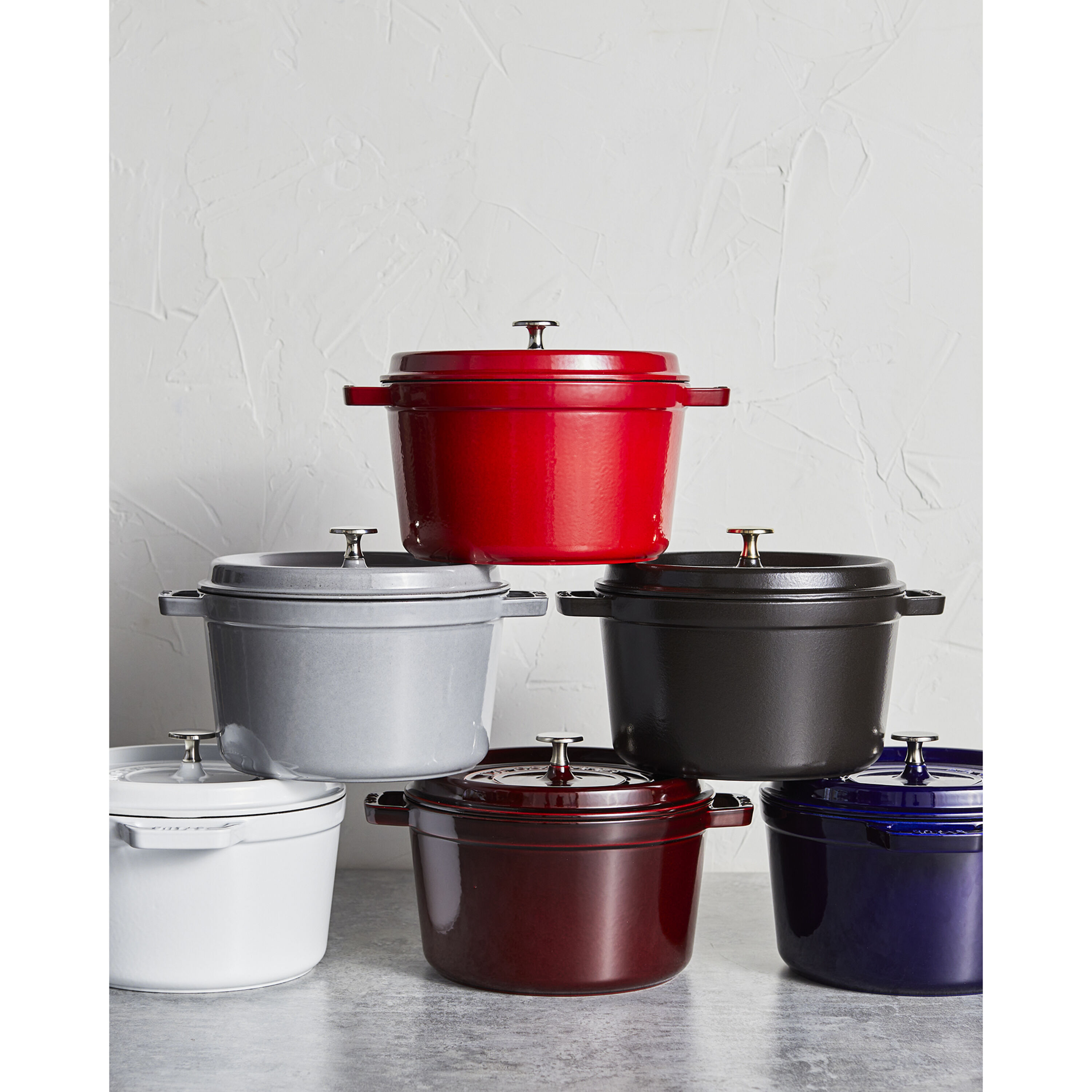 Staub        La Cocotte                Cocotte tief 24 cm, rund, Schwarz, Gusseisen