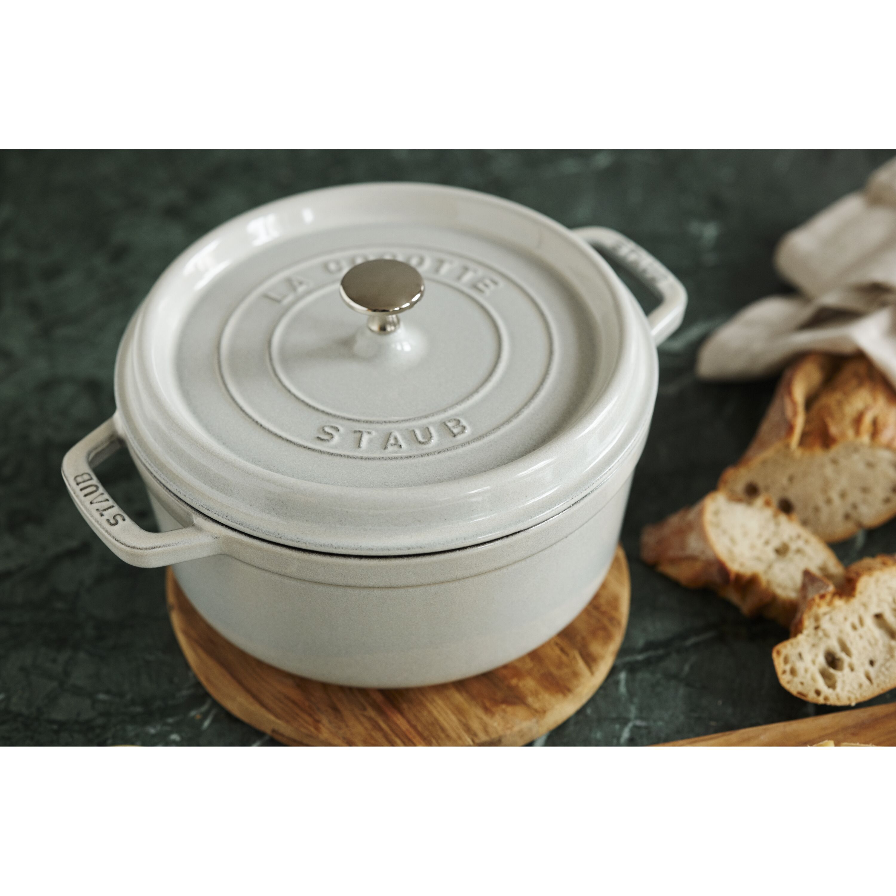Staub        La Cocotte                Cocotte 24 cm, rund, Weisser Trüffel, Gusseisen