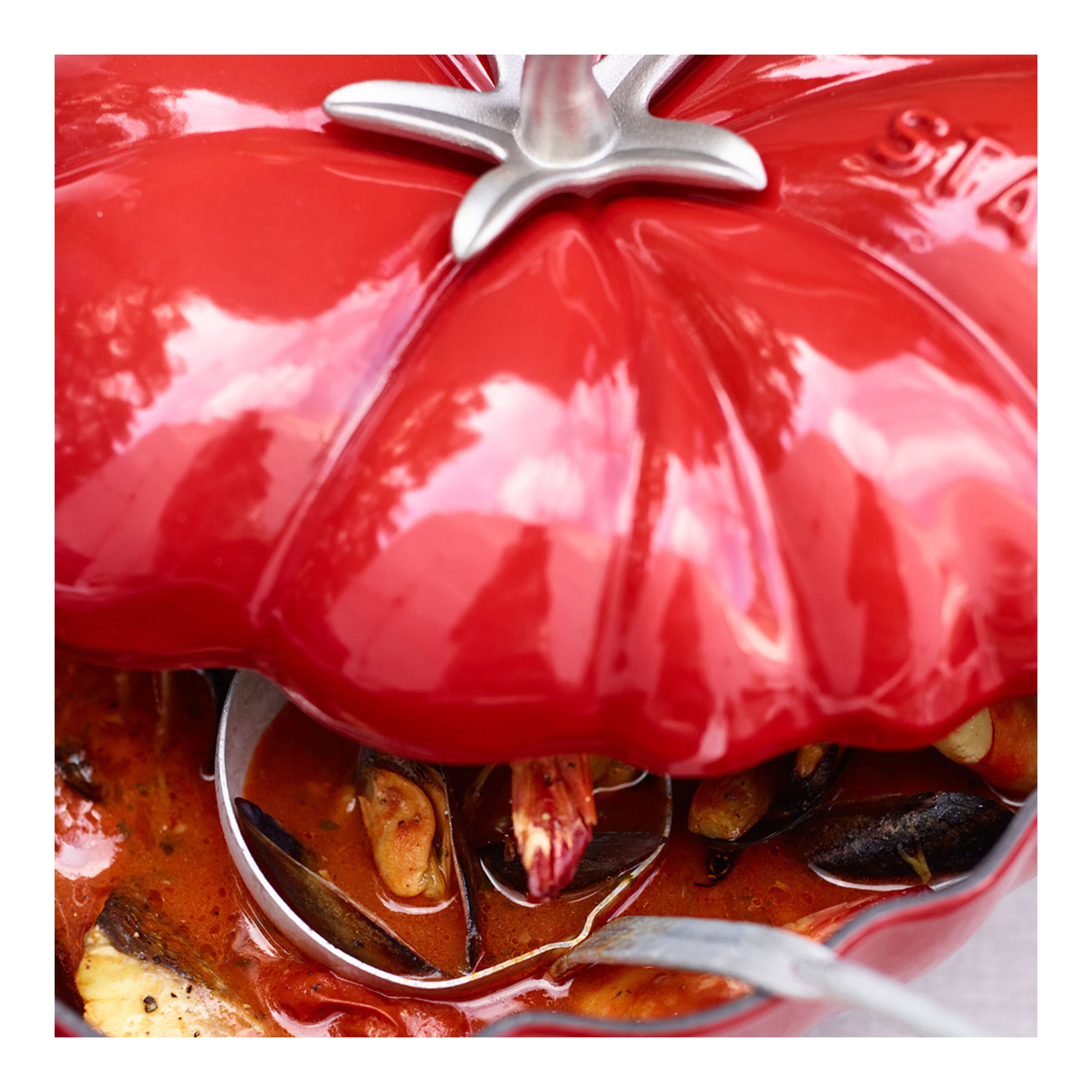 Staub        La Cocotte                Cocotte 25 cm, Tomate, Kirsch-Rot, Gusseisen
