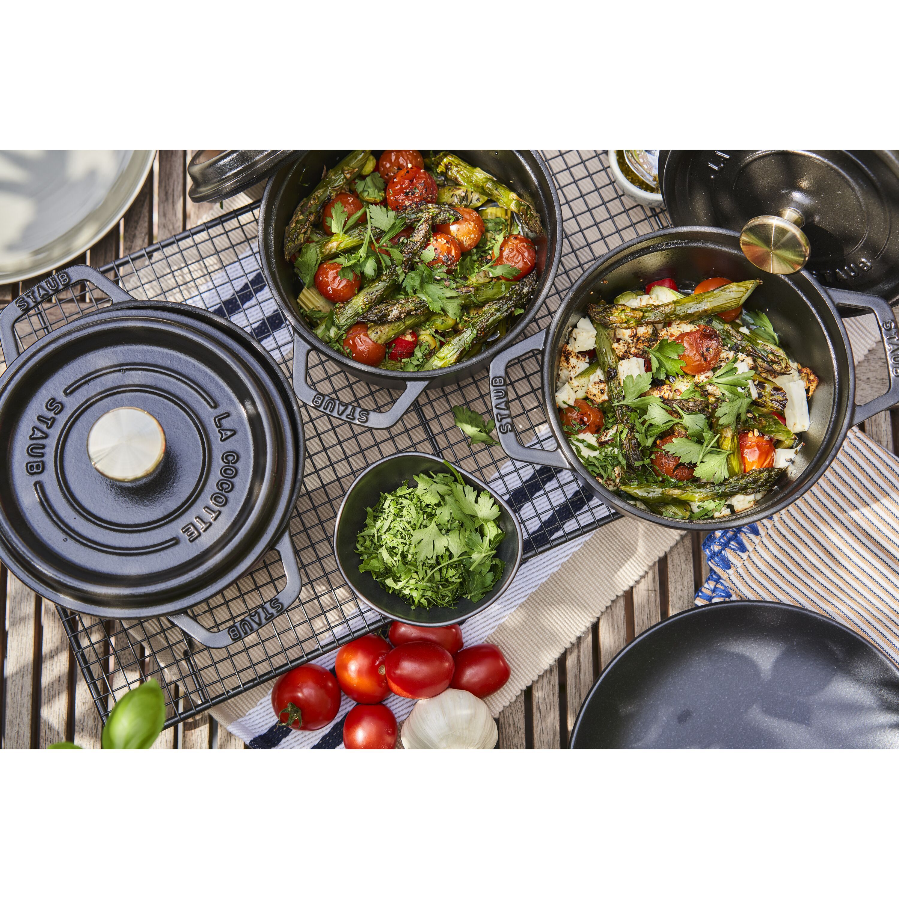 Staub        La Cocotte                Cocotte 16 cm, rund, Schwarz, Gusseisen