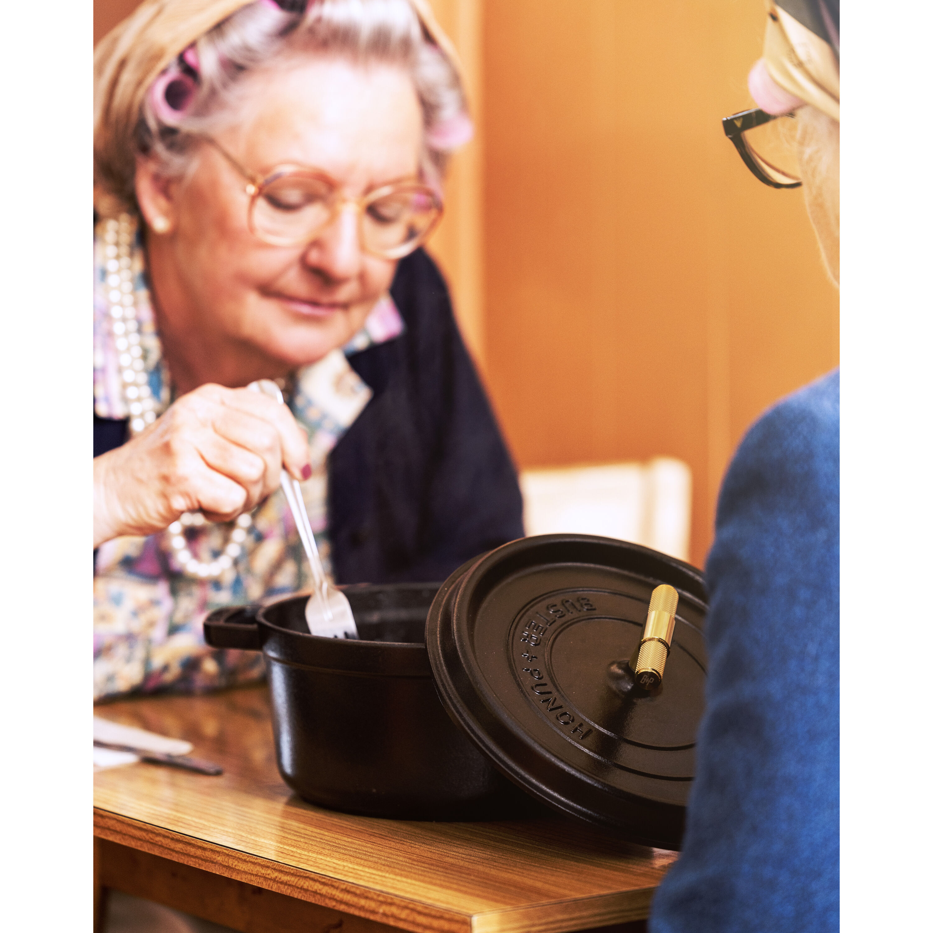 Staub        La Cocotte                Cocotte Buster+Punch 28 cm, rund, Schwarz, Gusseisen