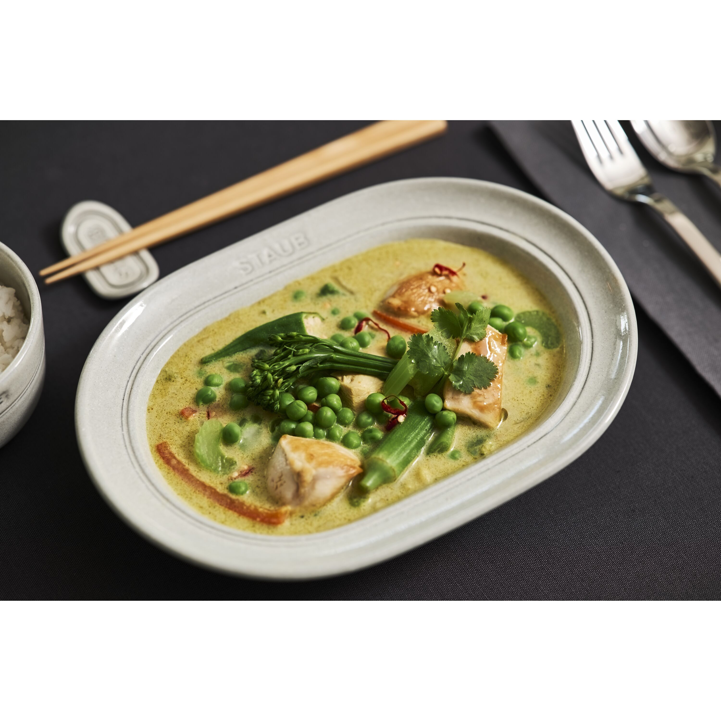 Staub        Dining Line                Teller 25 cm, oval, Weisser Trüffel, Keramik