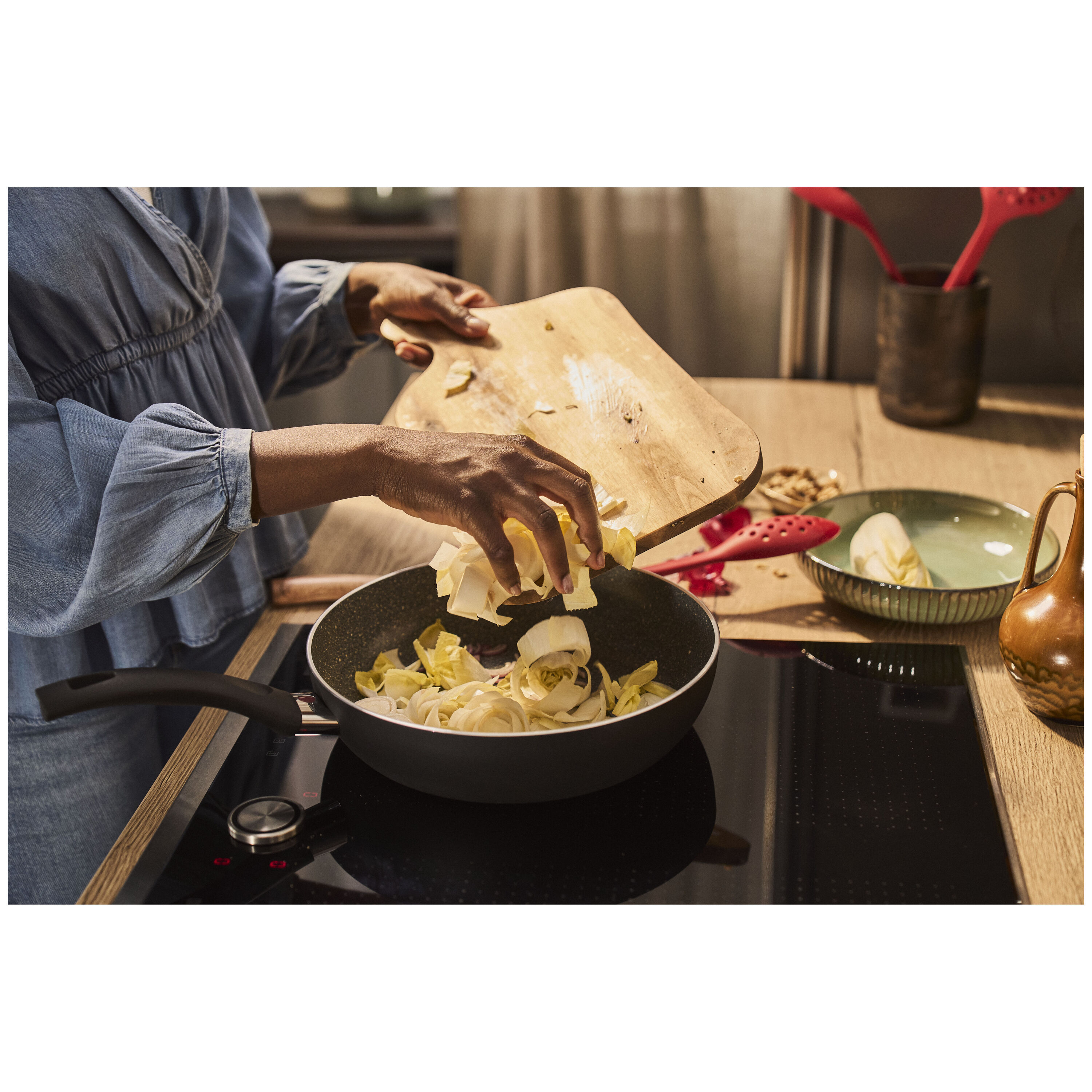 BALLARINI        Bologna                Schmorpfanne mit Glasdeckel, 28 cm, Aluminium, Keramische Antihaftbeschichtung