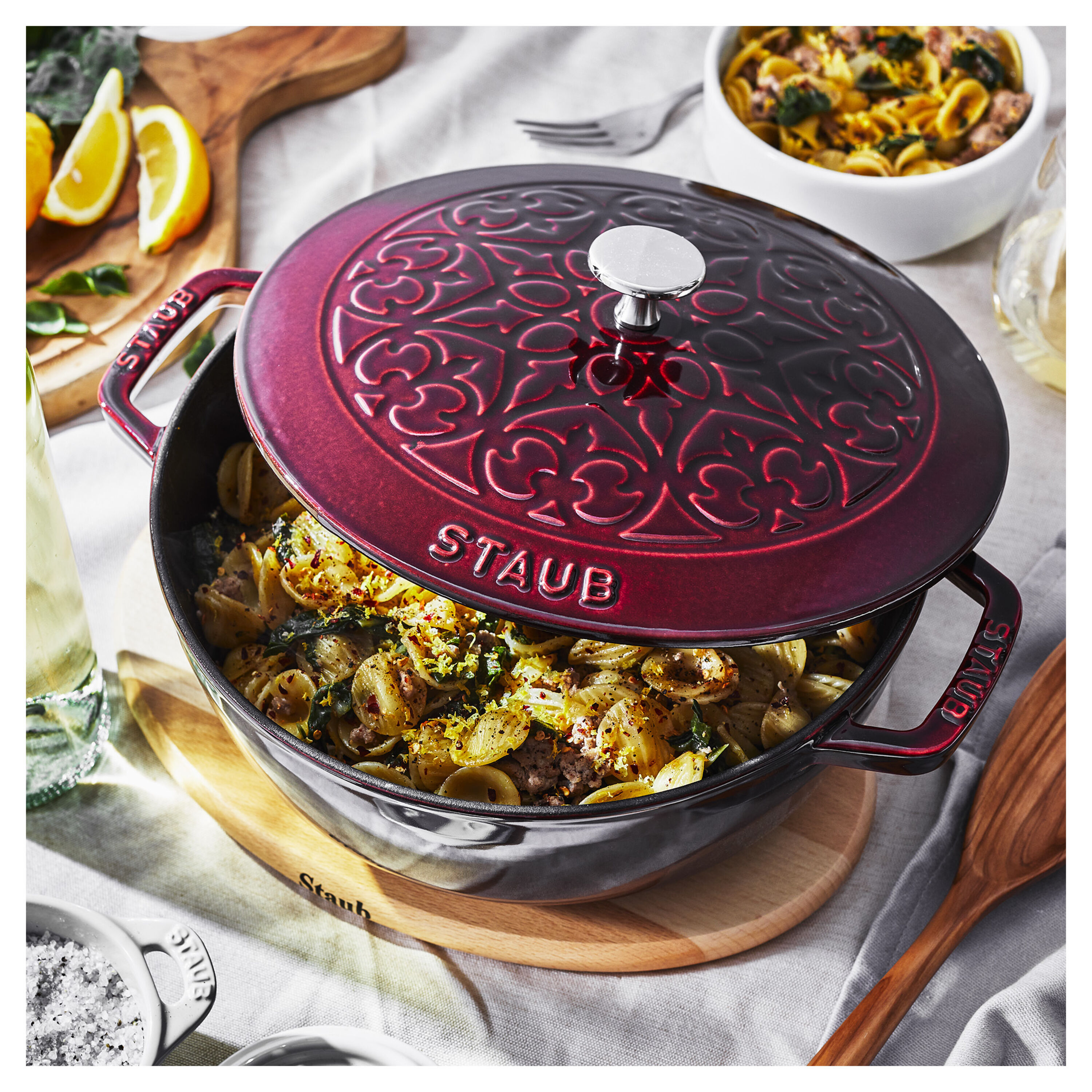 Staub        La Cocotte                La Marmite Lilie 24 cm, Gusseisen