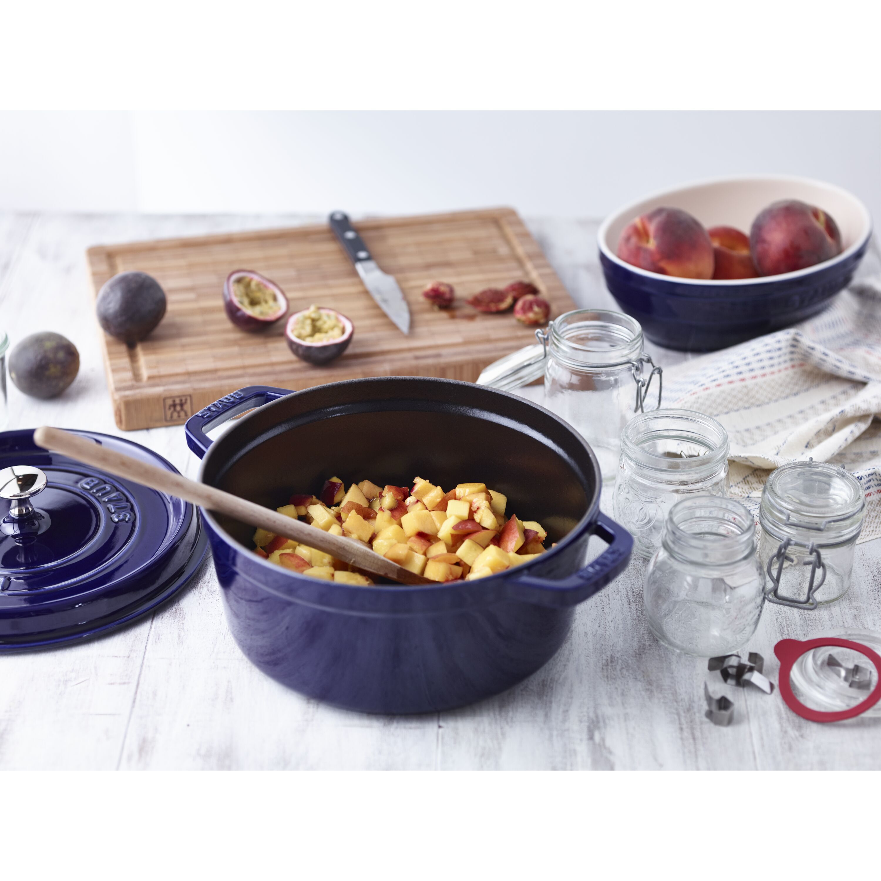 Staub        La Cocotte                Cocotte 26 cm, rund, Dunkelblau, Gusseisen
