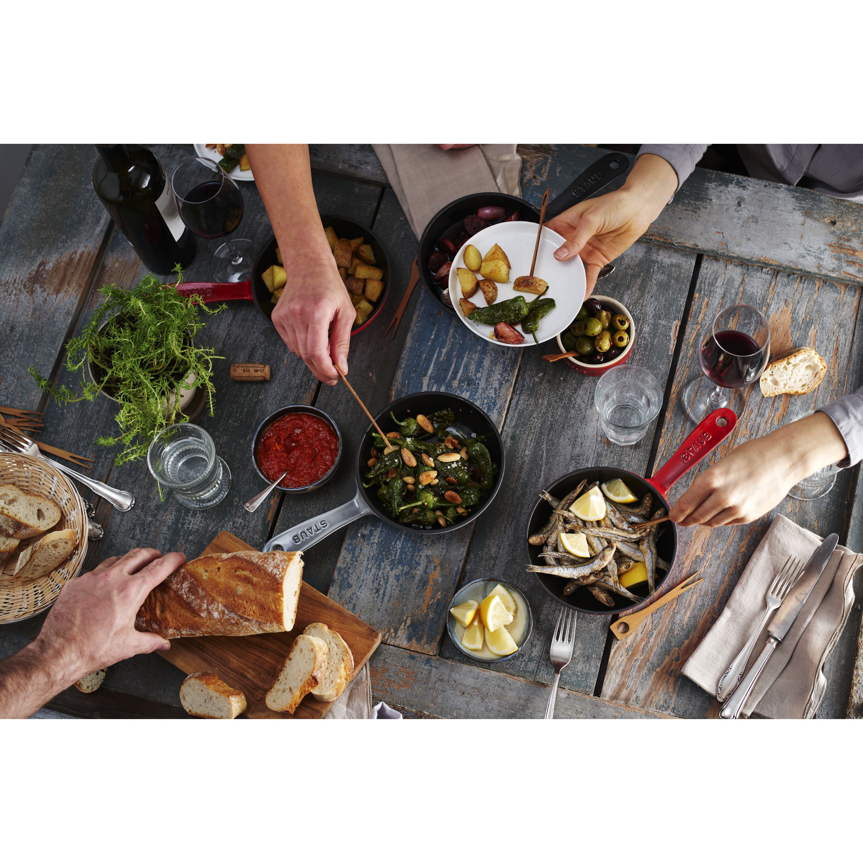 Staub        Pans                Bratpfanne 16 cm, rund, Schwarz, Gusseisen