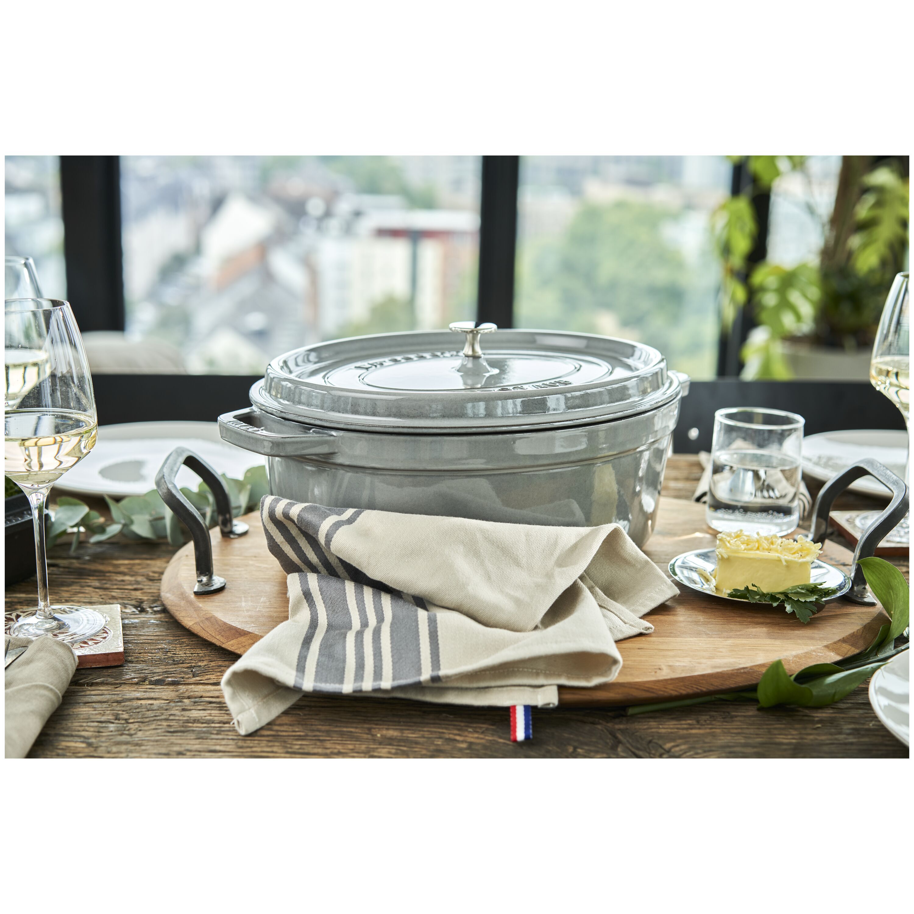 Staub        La Cocotte                Cocotte 37 cm, oval, Graphit-Grau, Gusseisen