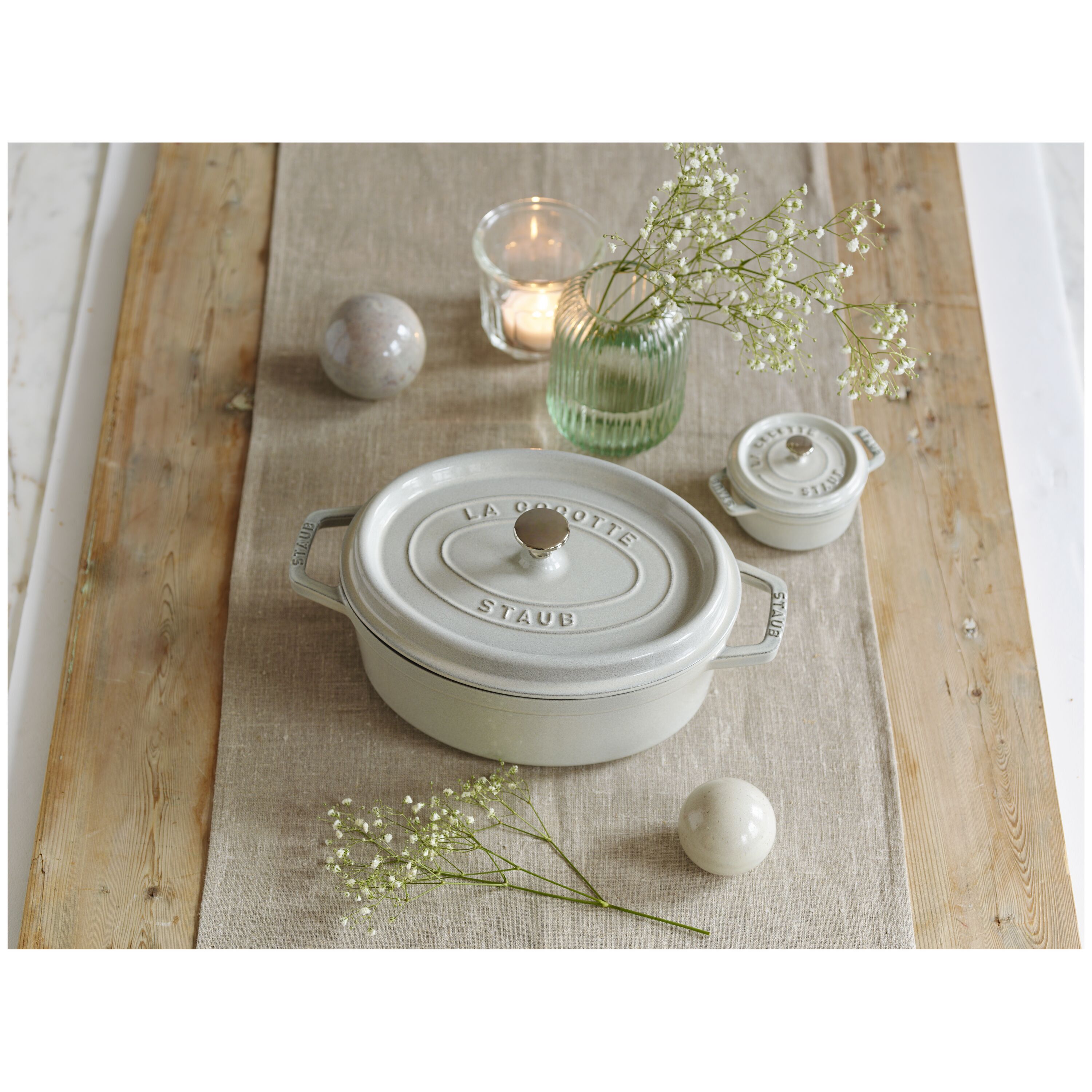 Staub        La Cocotte                Cocotte 23 cm, oval, Weisser Trüffel, Gusseisen