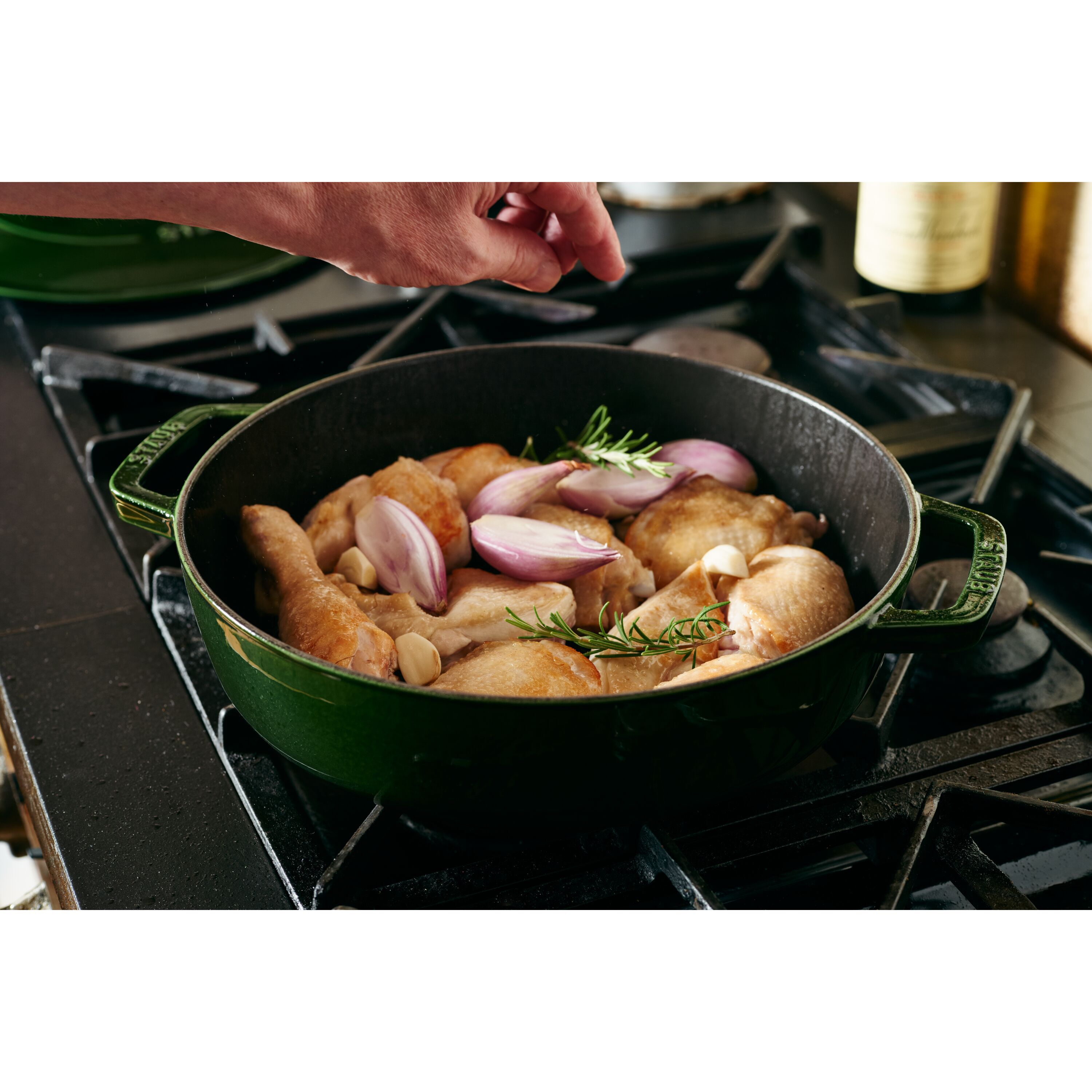 Staub        Braisers                Bräter mit Chistera Drop-Structure 28 cm, rund, Basilikum-Grün, Gusseisen