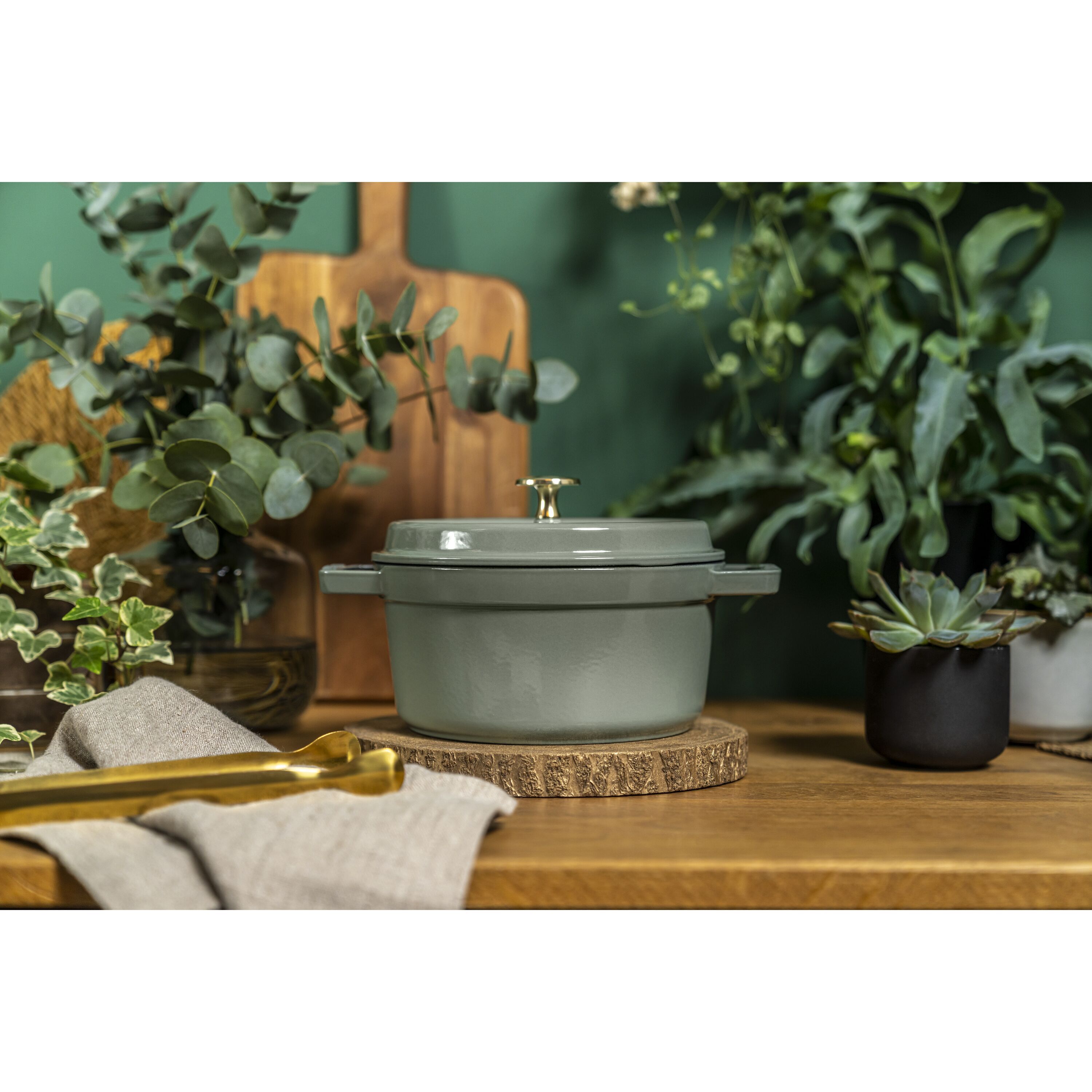 Staub        La Cocotte                Cocotte 28 cm, rund, Eukalyptus, Gusseisen