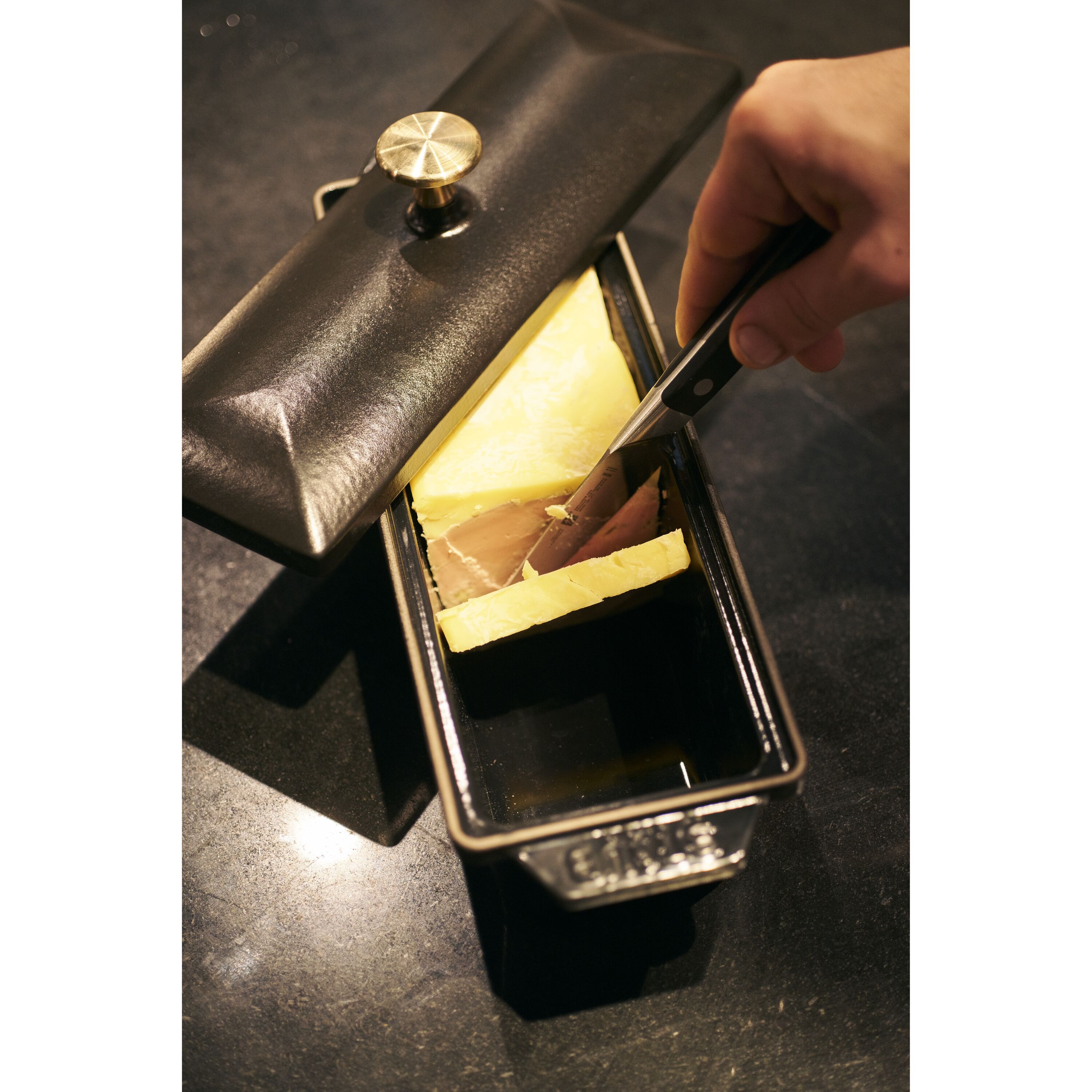 Staub        Specialities                Terrine 30 x 11 cm, Gusseisen