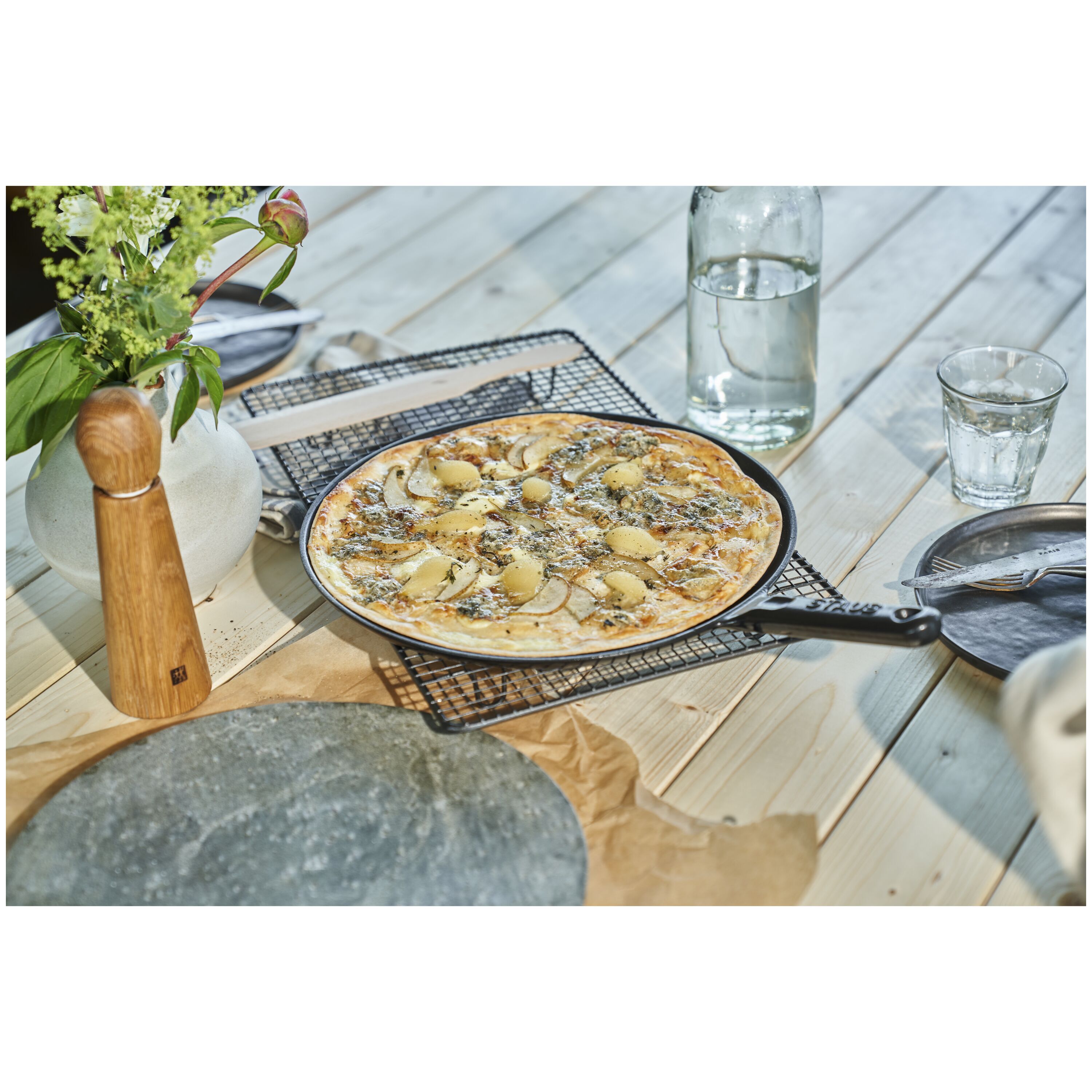 Staub        Pans                Crêpes-Pfanne 30 cm, rund, Schwarz, Gusseisen