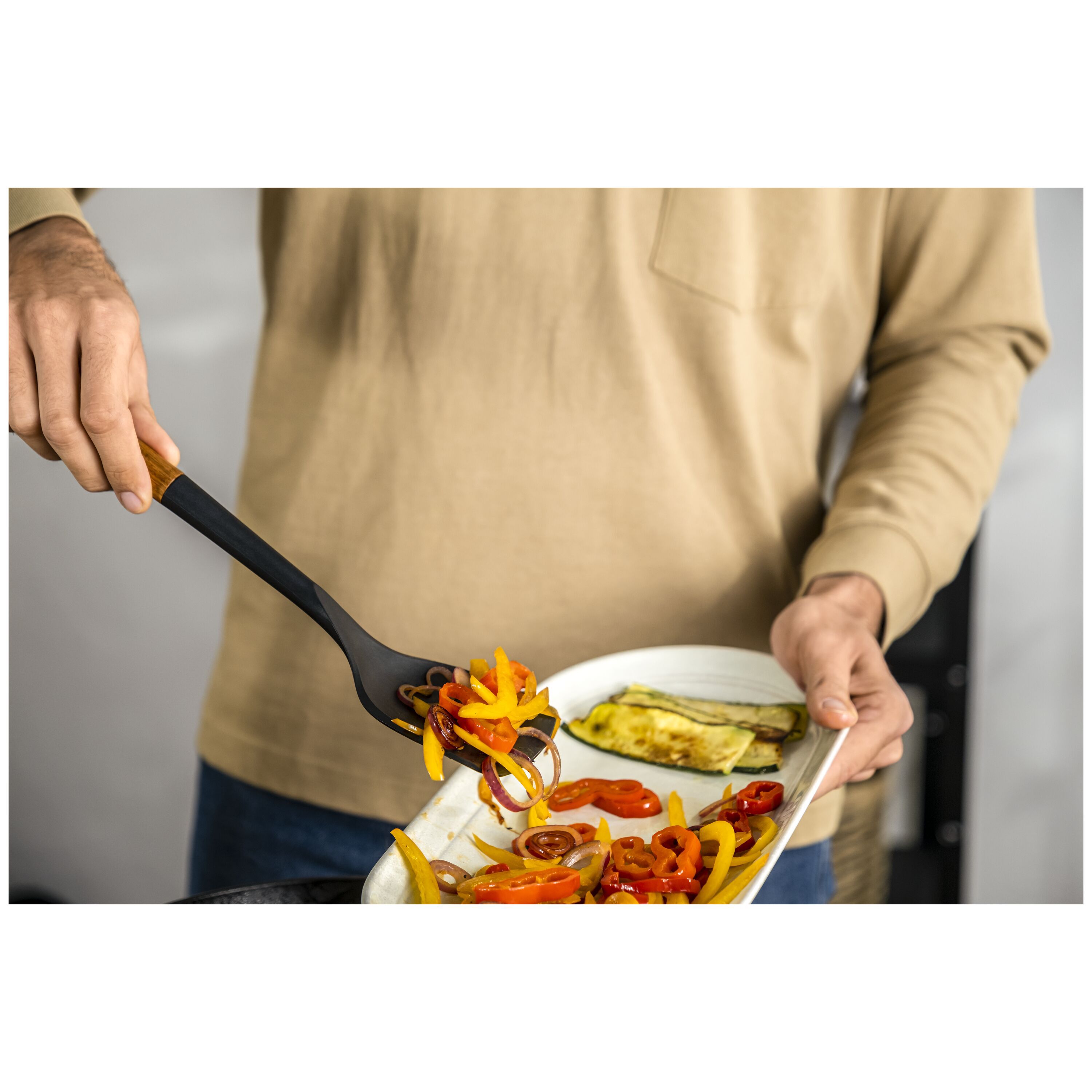 Staub                        Wokwender, 31 cm, Silikon