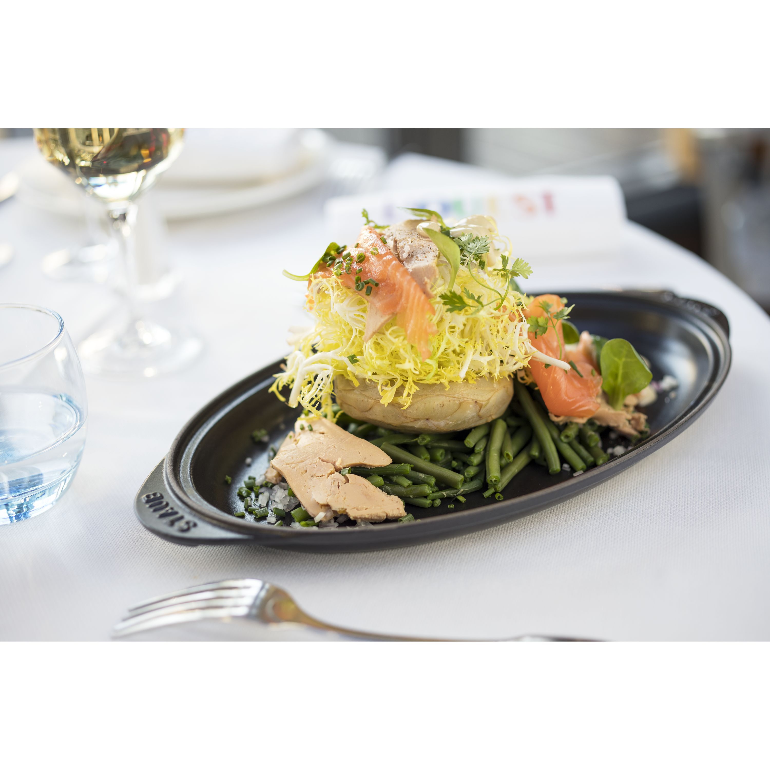 Staub        Specialities                Ofenform mit Deckel 31 cm, oval, Schwarz, Gusseisen