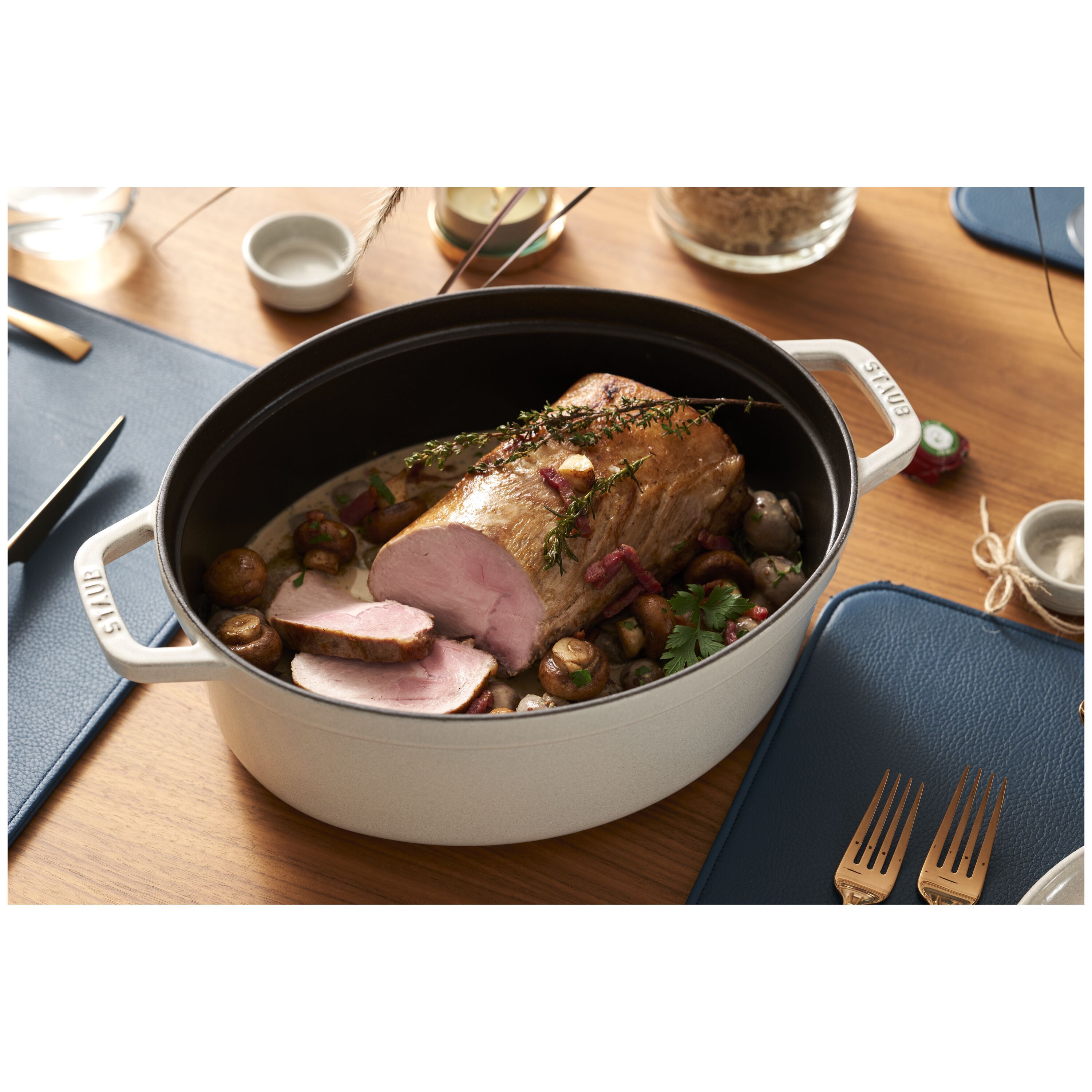 Staub        La Cocotte                Cocotte 31 cm, oval, Weisser Trüffel, Gusseisen