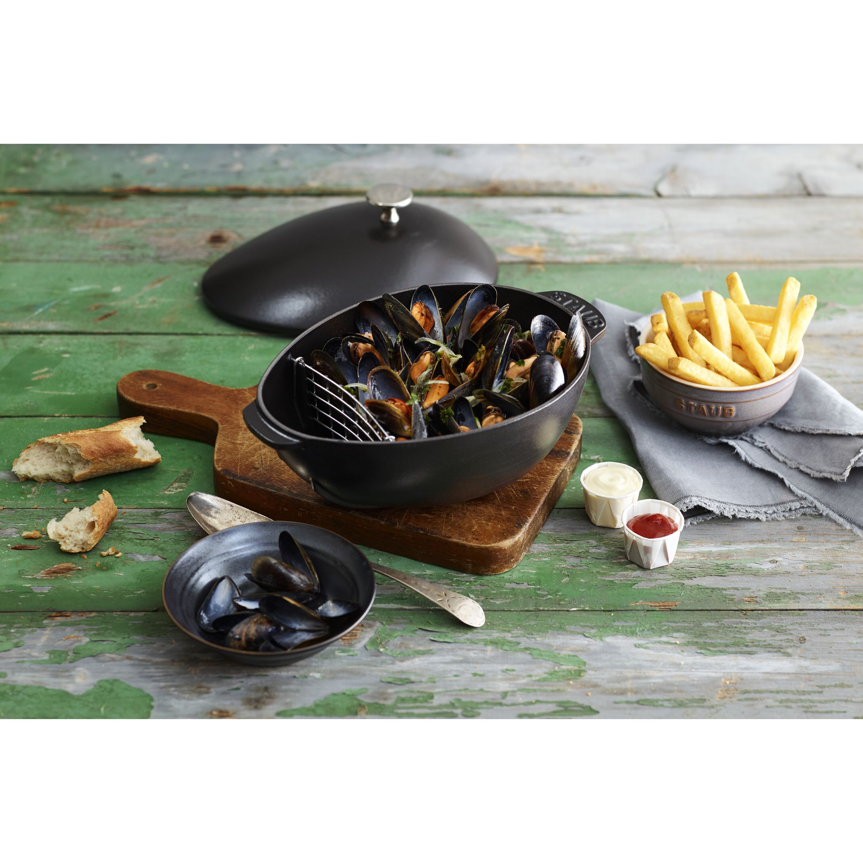 Staub        Specialities                Muscheltopf 25 cm, Gusseisen, Schwarz