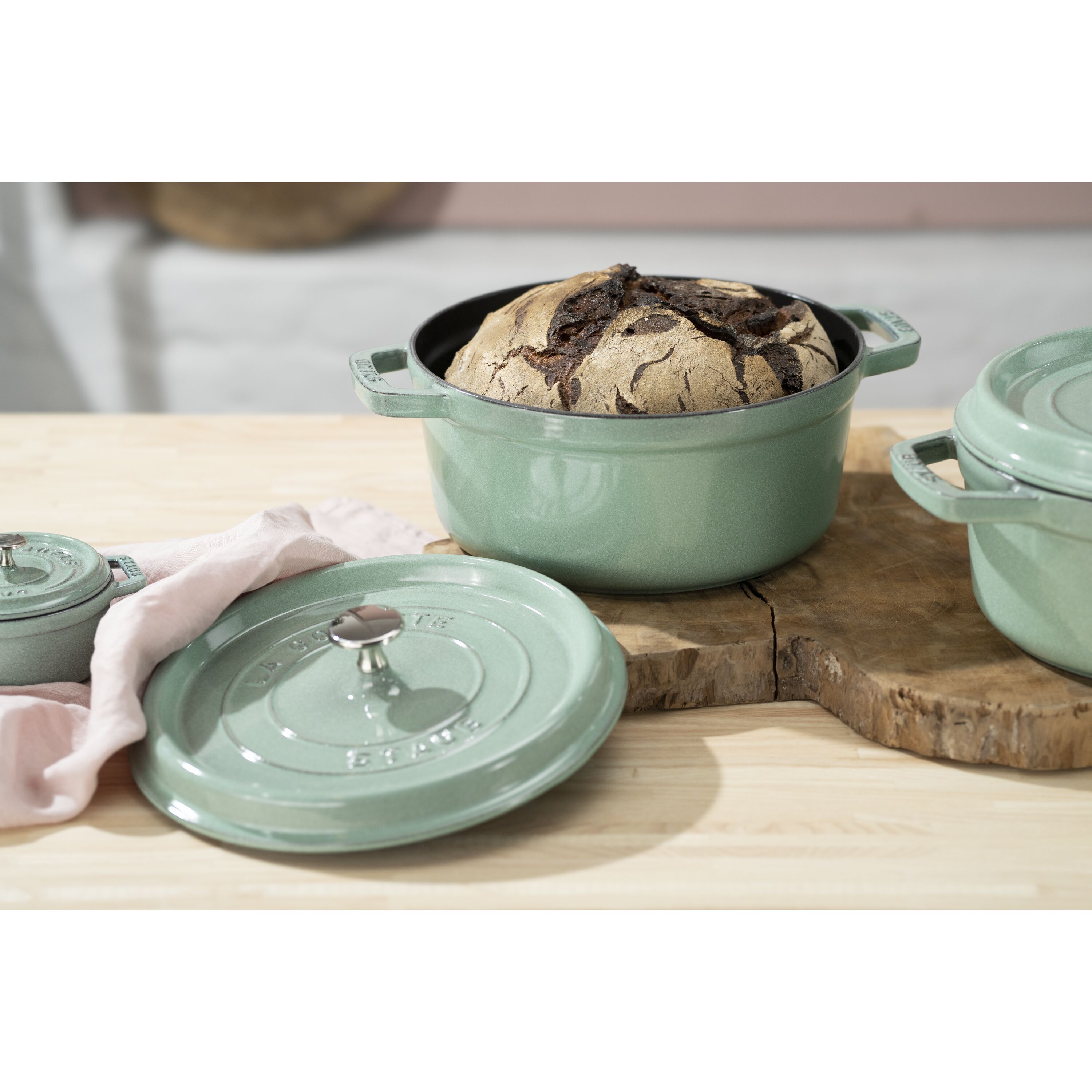 Staub        La Cocotte                Cocotte 18 cm, rund, Salbeigrün, Gusseisen