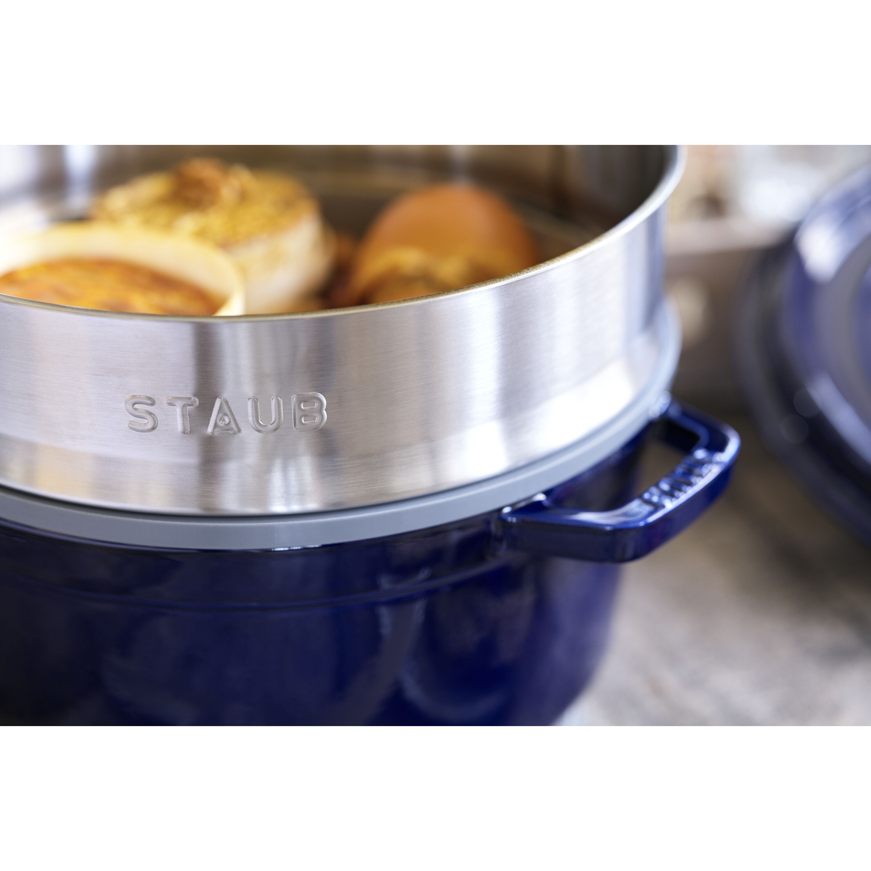 Staub        La Cocotte                Cocotte mit Dämpfeinsatz 26 cm, rund, Dunkelblau, Gusseisen