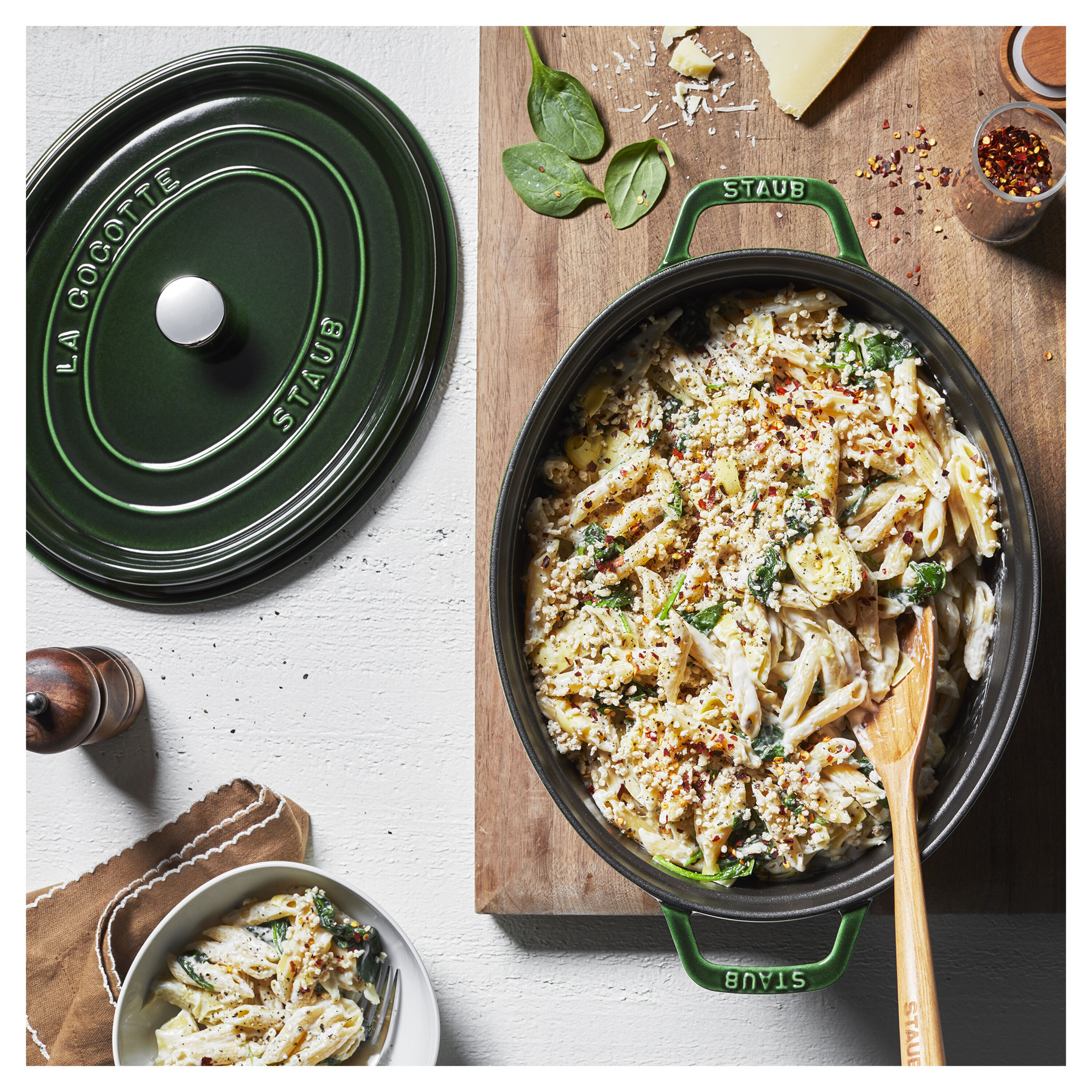 Staub        La Cocotte                Cocotte 31 cm, oval, Basilikum-Grün, Gusseisen