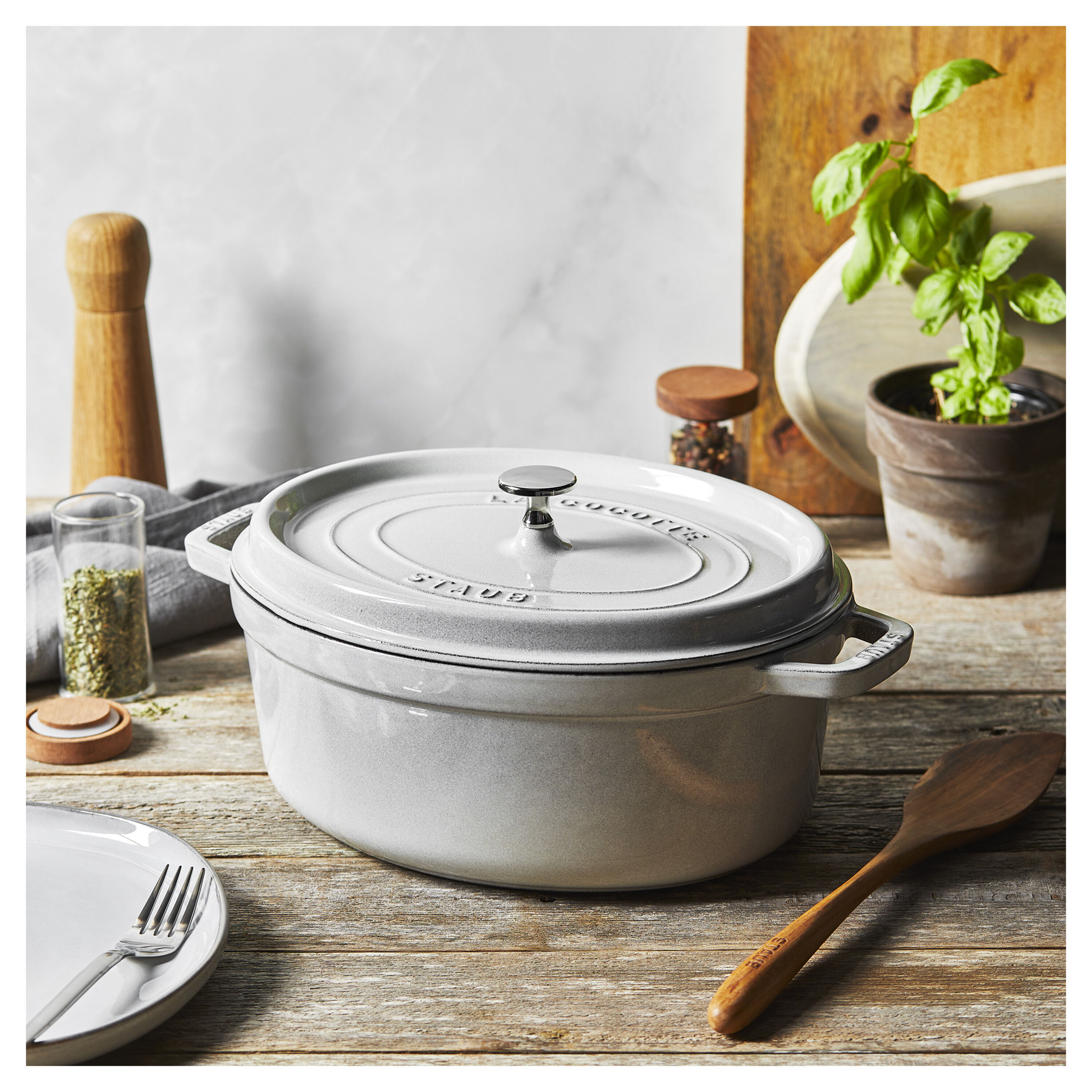 Staub        La Cocotte                Cocotte 31 cm, oval, Weisser Trüffel, Gusseisen