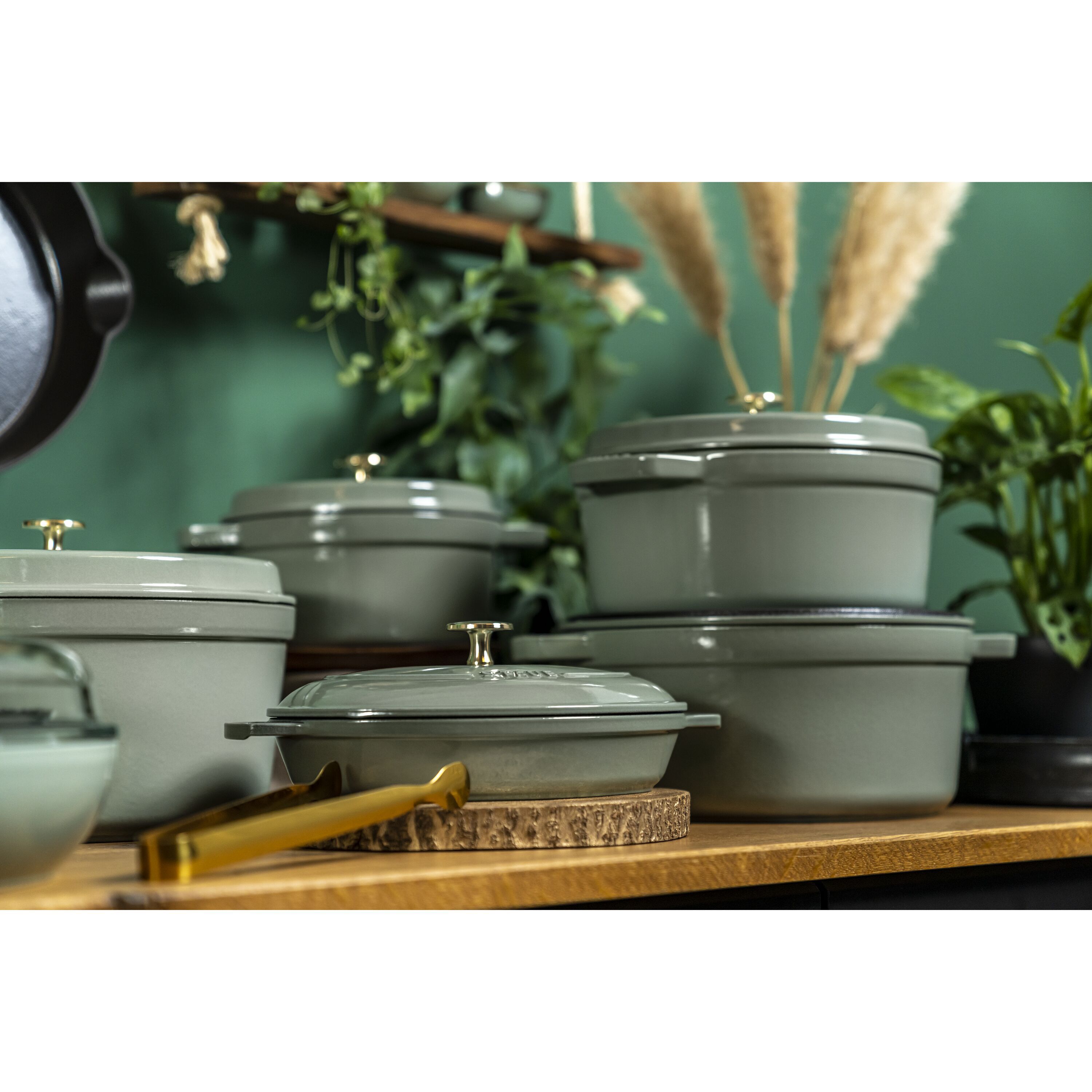 Staub        La Cocotte                Cocotte 24 cm, rund, Eukalyptus, Gusseisen