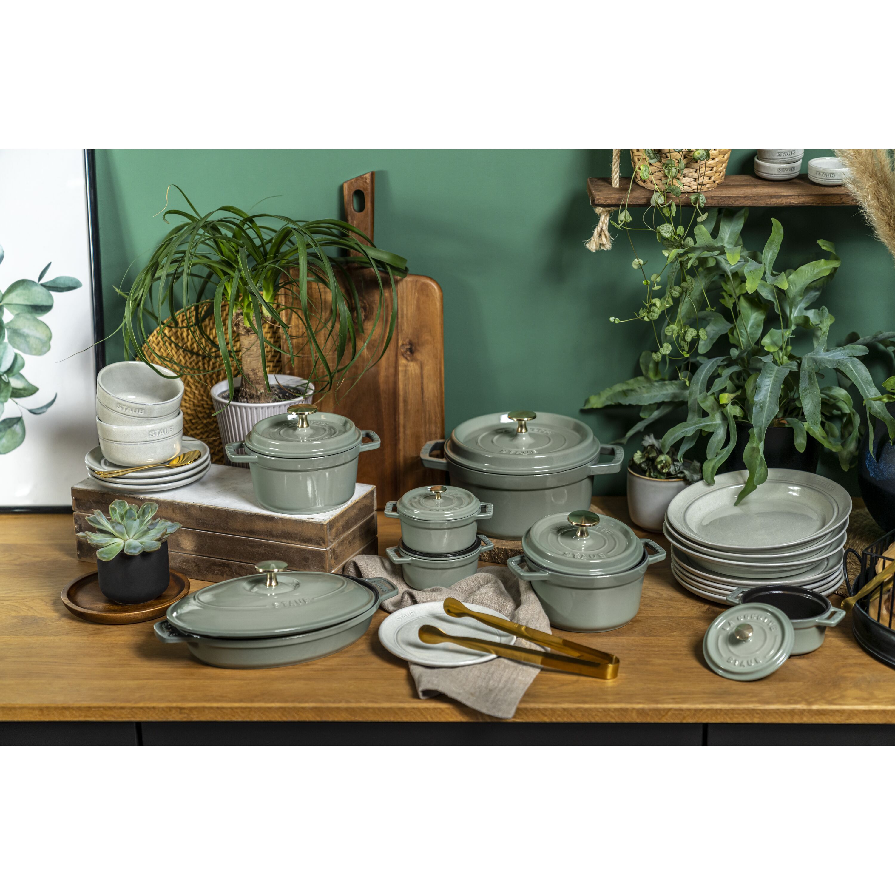 Staub        La Cocotte                Cocotte 20 cm, rund, Eukalyptus, Gusseisen