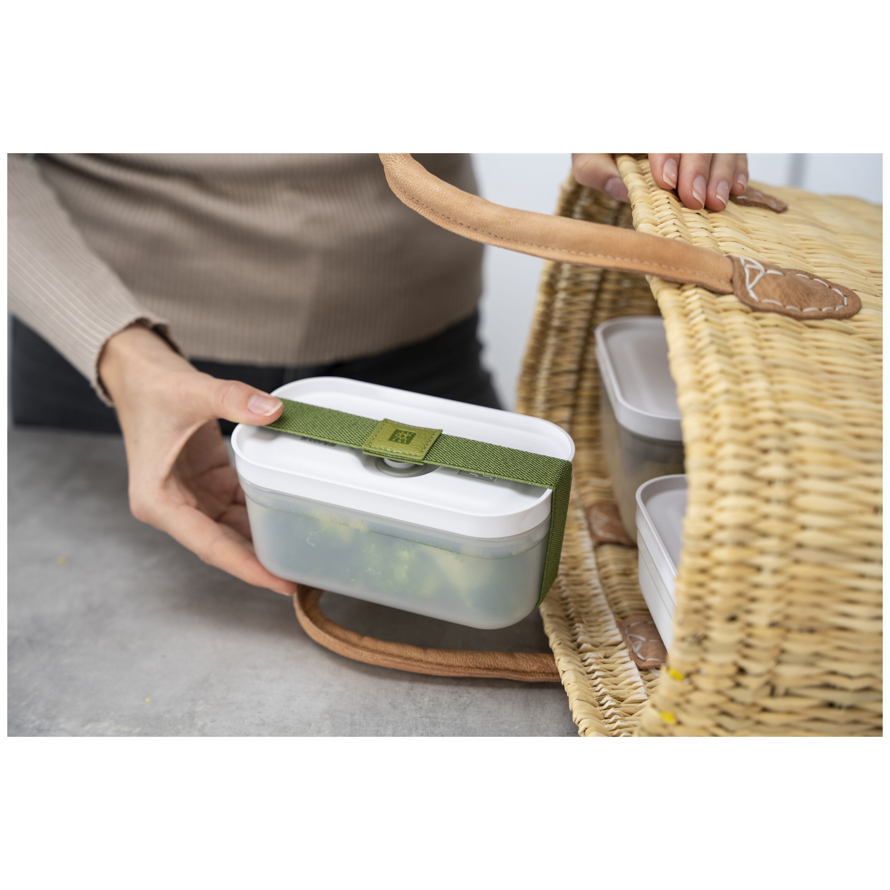 ZWILLING        Fresh & Save                Vakuum Lunchbox S, Kunststoff, Semitransparent-Grau